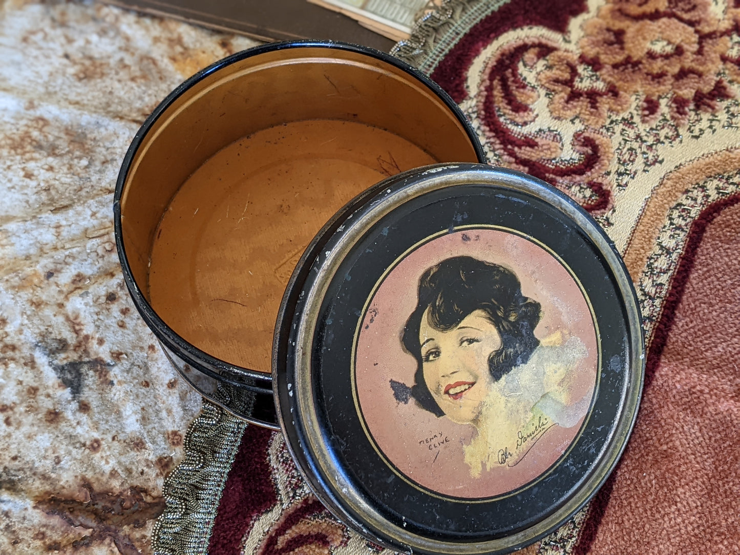 1920s Beautebox Tin Featuring Bebe Daniels by Canco