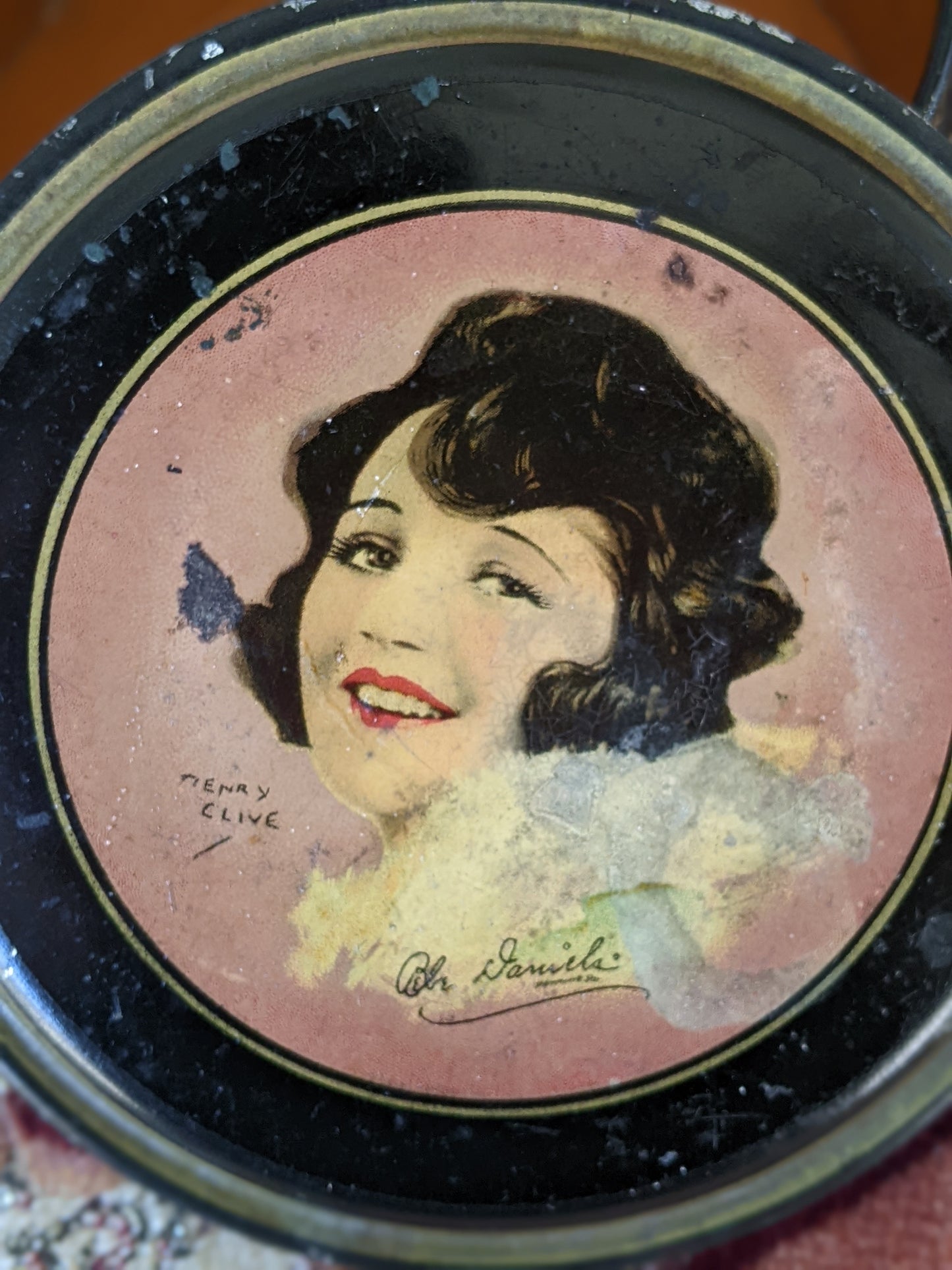 1920s Beautebox Tin Featuring Bebe Daniels by Canco