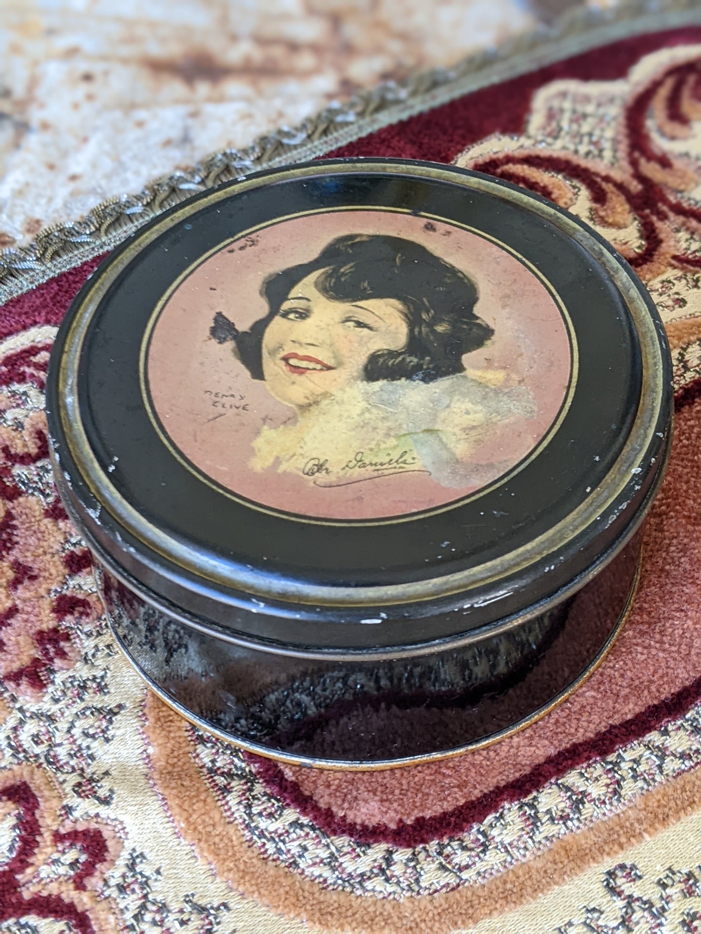 1920s Beautebox Tin Featuring Bebe Daniels by Canco