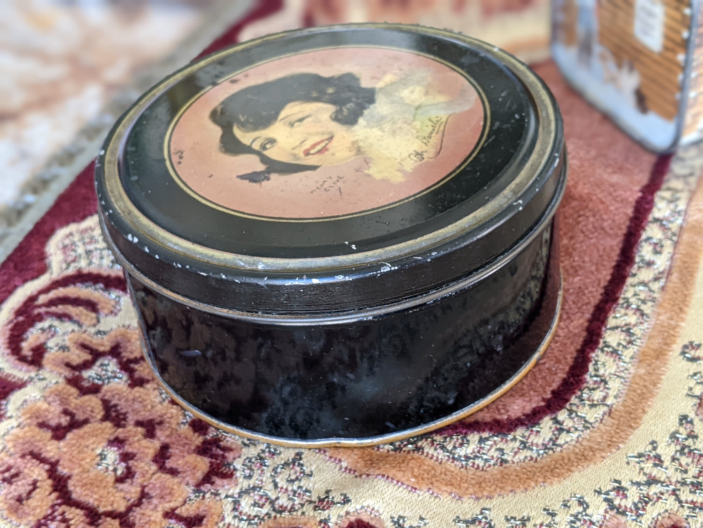 1920s Beautebox Tin Featuring Bebe Daniels by Canco