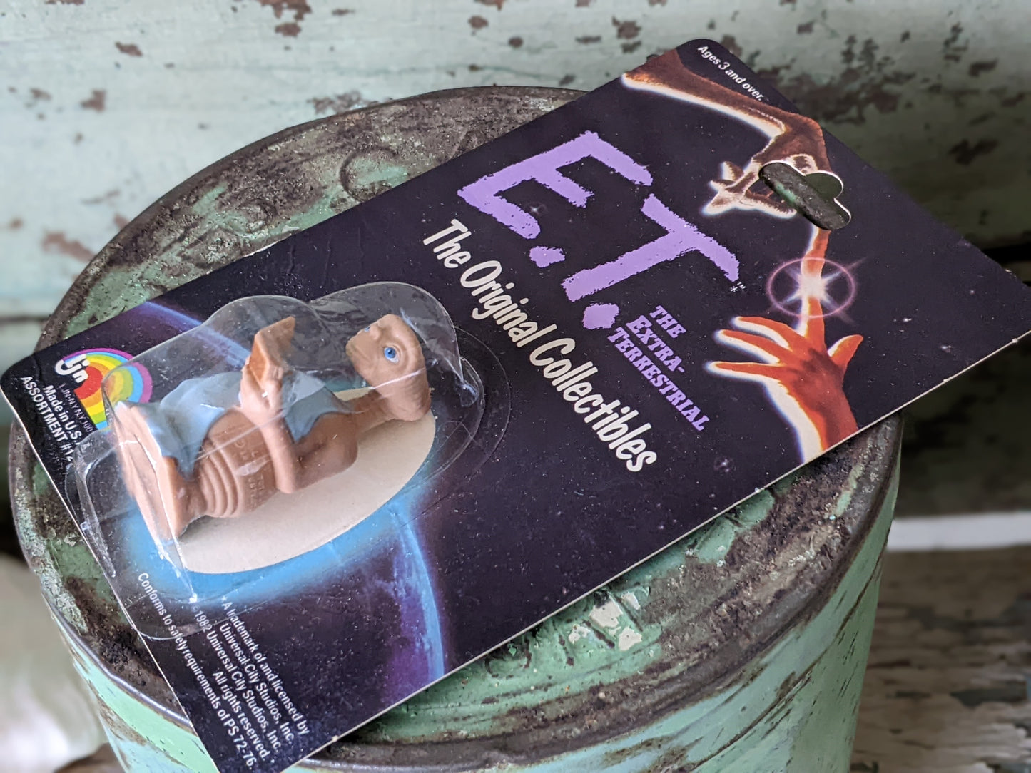 1982 E.T. Original Collectibles Collection **Blue Blanket with Book **New Old Stock