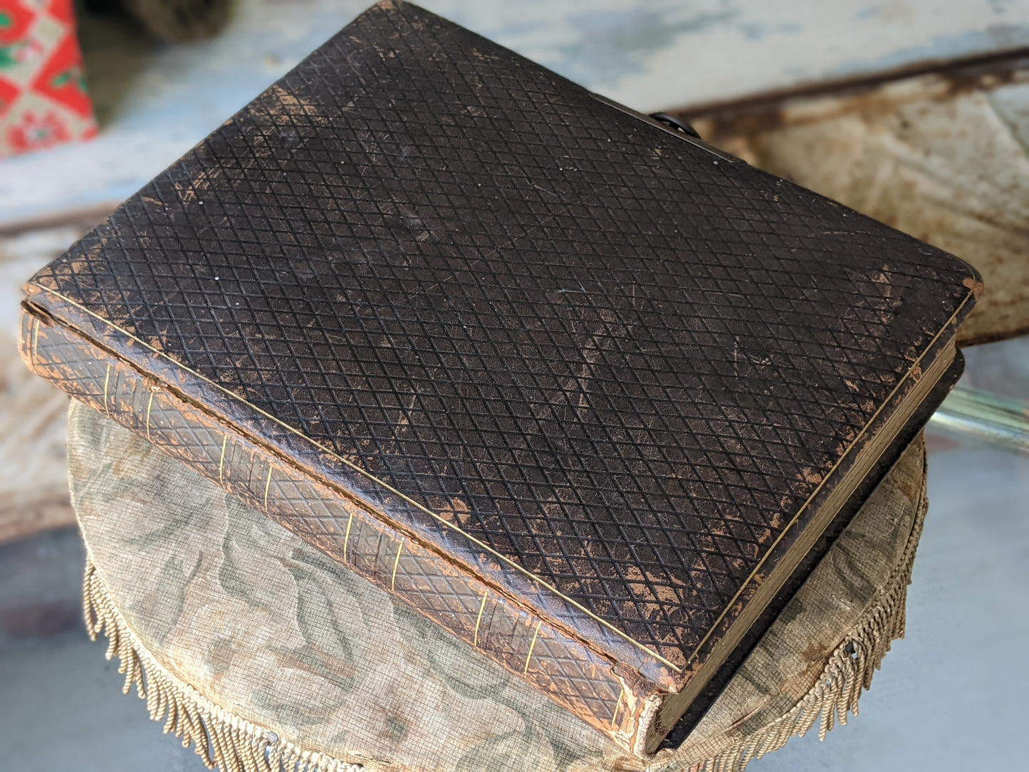 1800s Antique Family Photo Album Victorian Leather Original Photographs !! Amazing Historical Portraits Beautiful Reference Photography !!