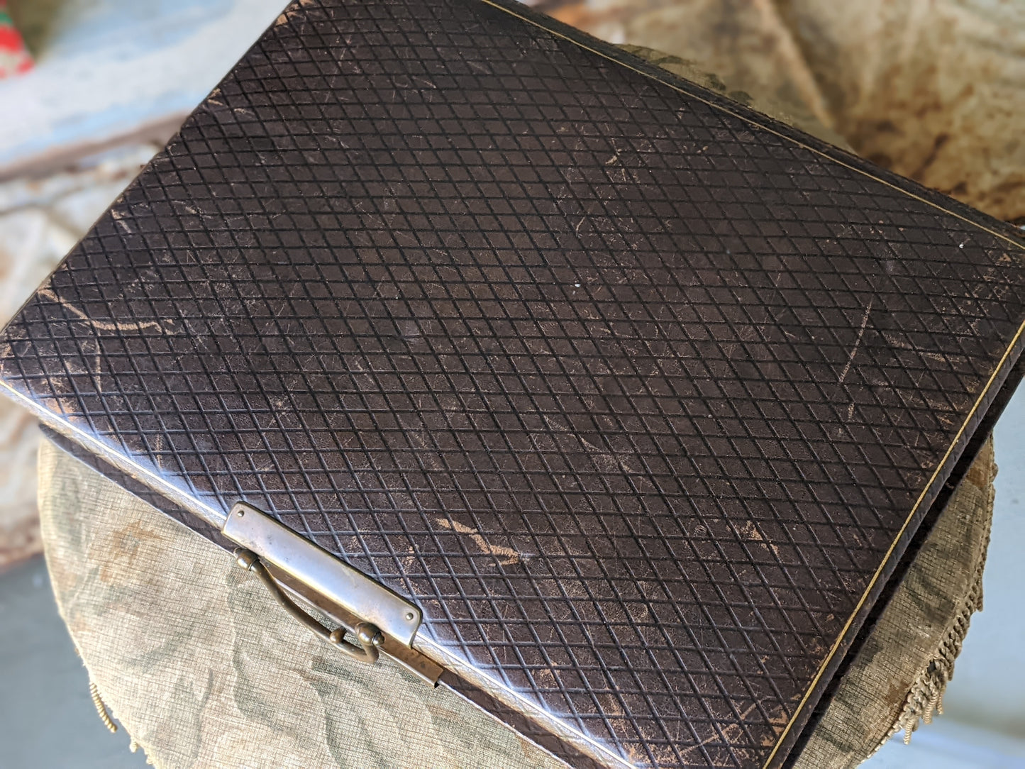 1800s Antique Family Photo Album Victorian Leather Original Photographs !! Amazing Historical Portraits Beautiful Reference Photography !!