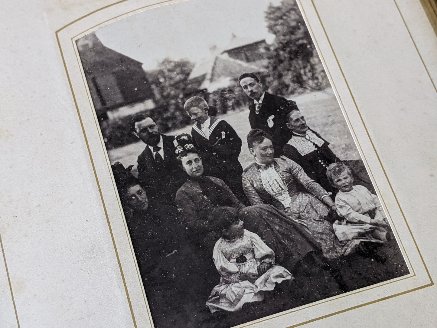 1800s Antique Family Photo Album Victorian Leather Original Photographs !! Amazing Historical Portraits Beautiful Reference Photography !!