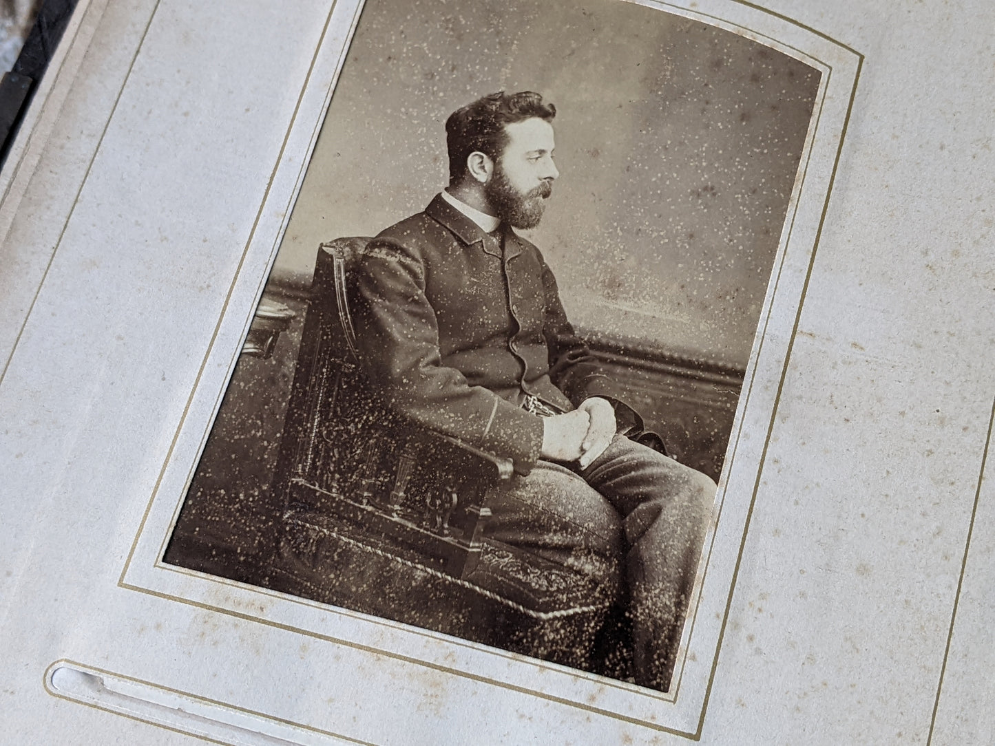 1800s Antique Family Photo Album Victorian Leather Original Photographs !! Amazing Historical Portraits Beautiful Reference Photography !!