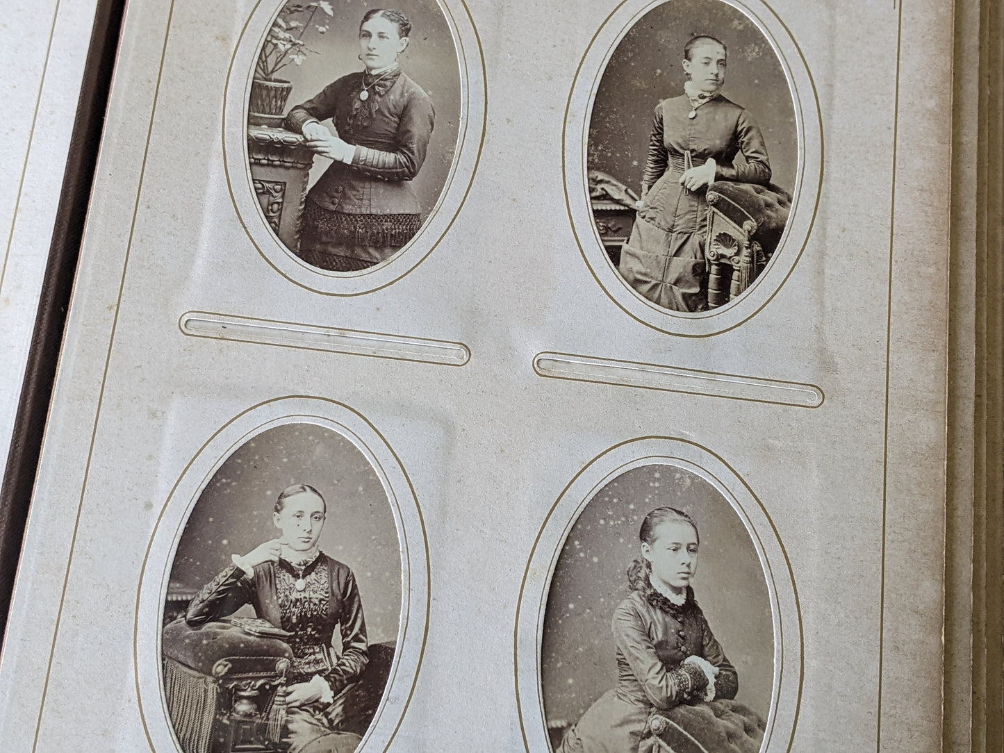 1800s Antique Family Photo Album Victorian Leather Original Photographs !! Amazing Historical Portraits Beautiful Reference Photography !!