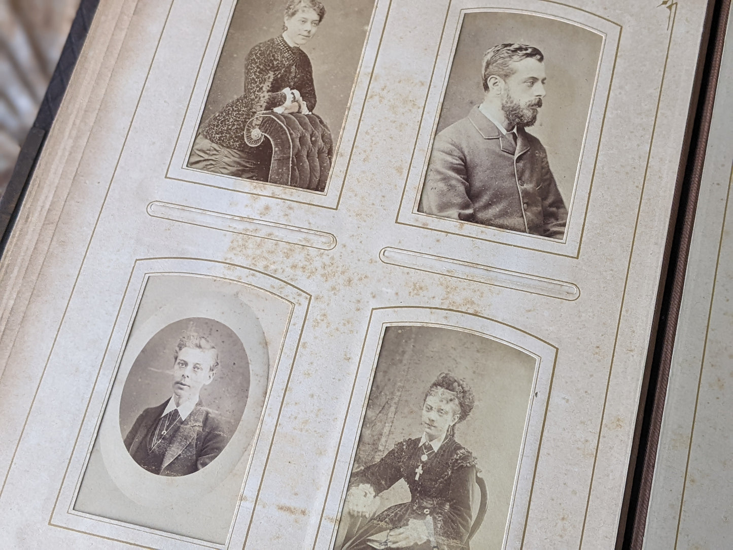 1800s Antique Family Photo Album Victorian Leather Original Photographs !! Amazing Historical Portraits Beautiful Reference Photography !!