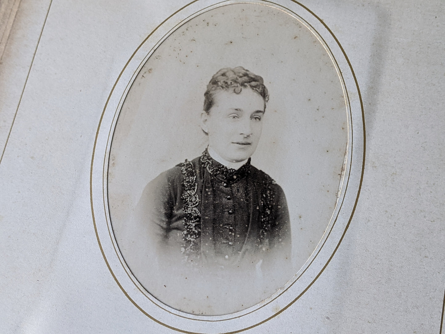 1800s Antique Family Photo Album Victorian Leather Original Photographs !! Amazing Historical Portraits Beautiful Reference Photography !!