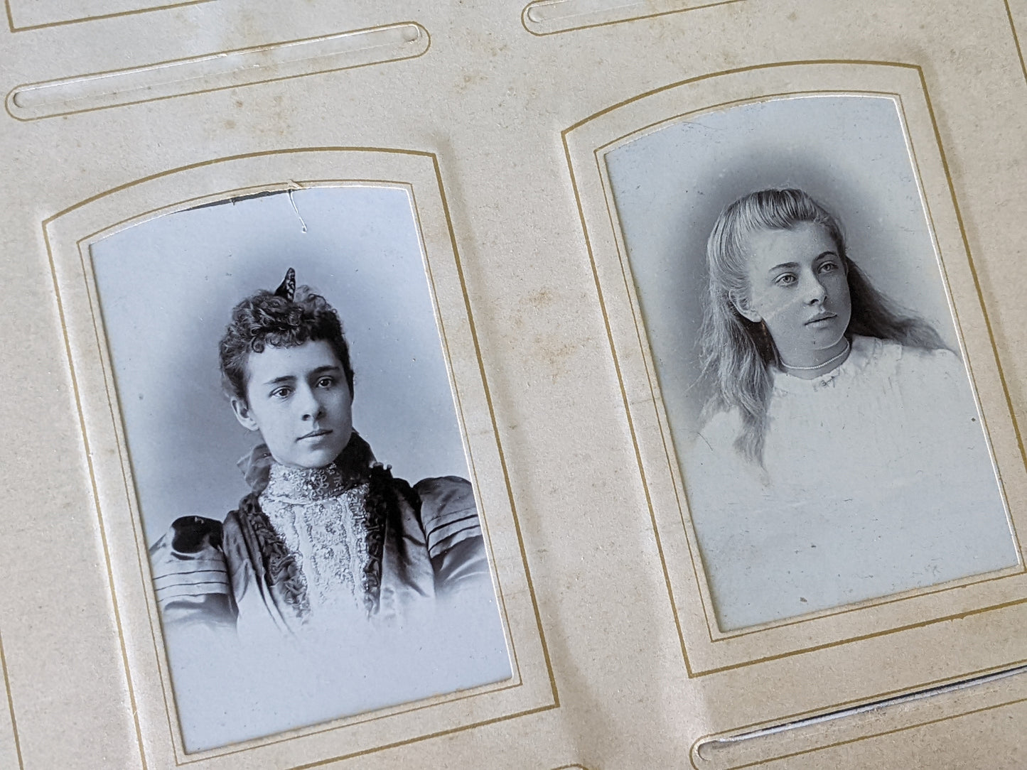 1800s Antique Family Photo Album Victorian Leather Original Photographs !! Amazing Historical Portraits Beautiful Reference Photography !!