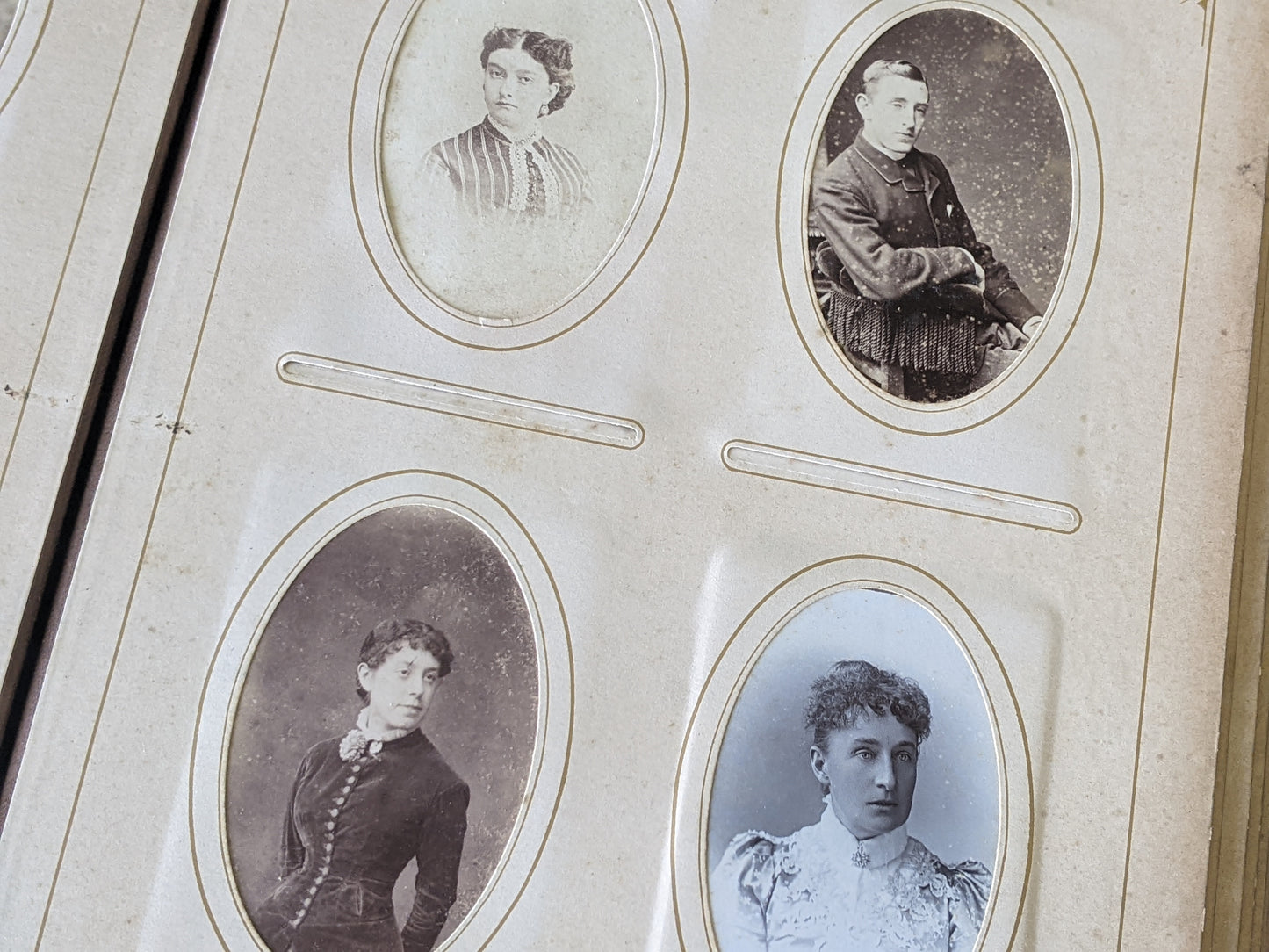 1800s Antique Family Photo Album Victorian Leather Original Photographs !! Amazing Historical Portraits Beautiful Reference Photography !!