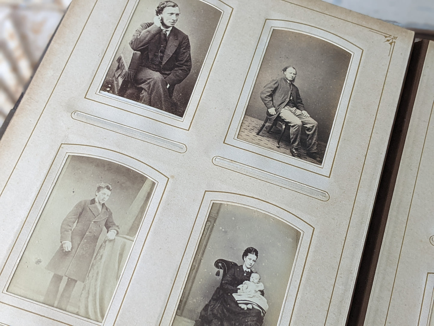 1800s Antique Family Photo Album Victorian Leather Original Photographs !! Amazing Historical Portraits Beautiful Reference Photography !!