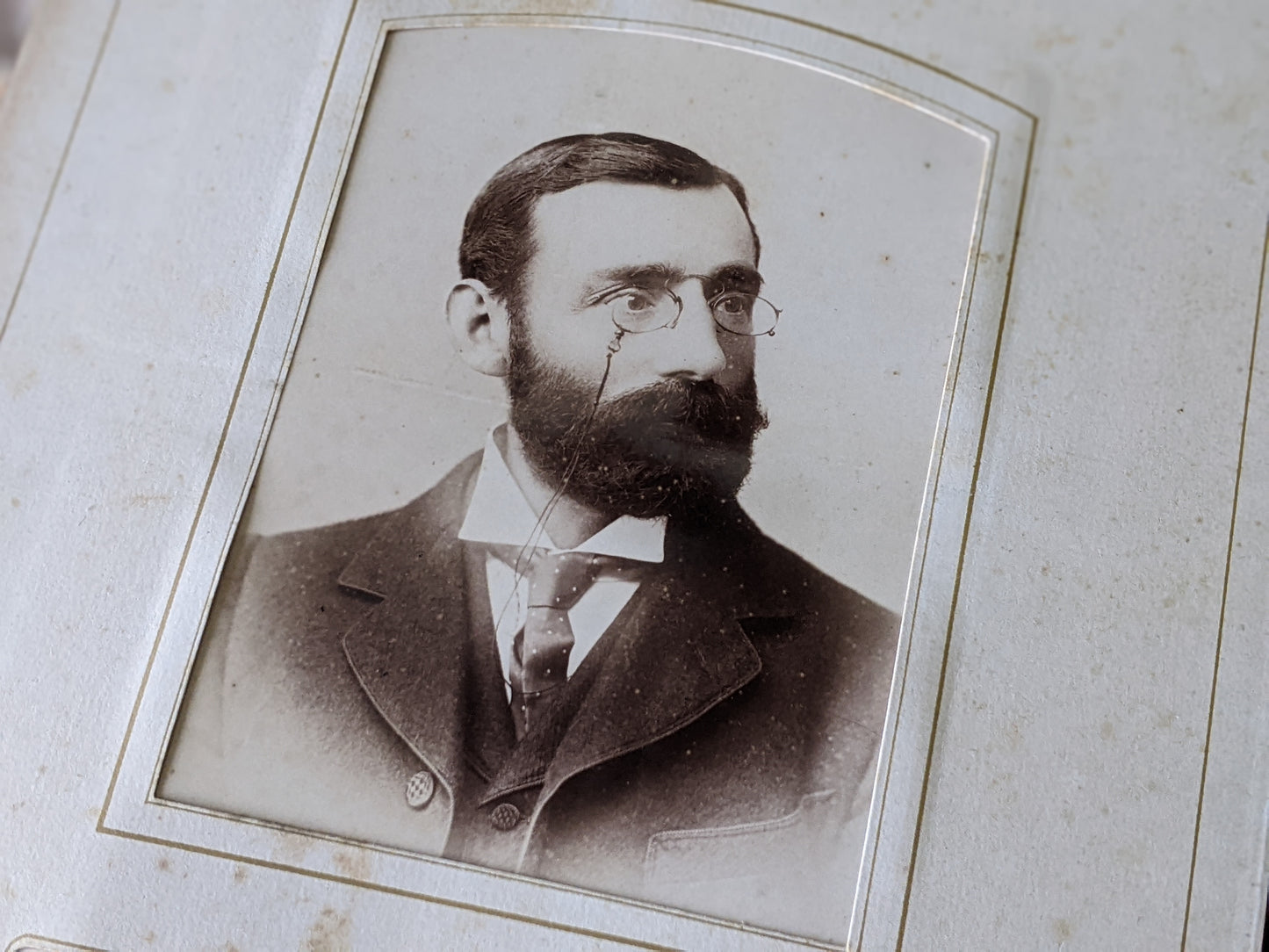 1800s Antique Family Photo Album Victorian Leather Original Photographs !! Amazing Historical Portraits Beautiful Reference Photography !!