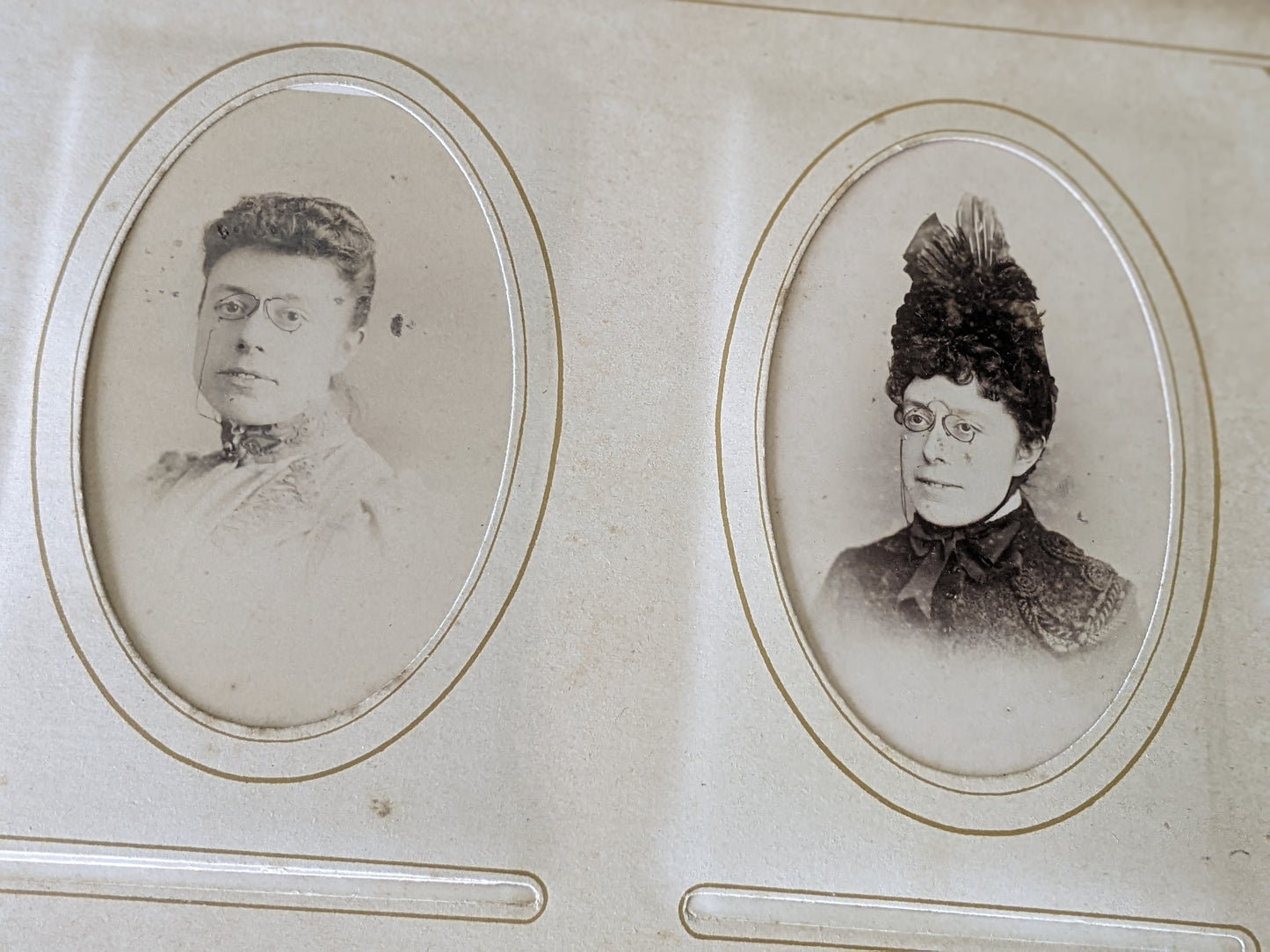 1800s Antique Family Photo Album Victorian Leather Original Photographs !! Amazing Historical Portraits Beautiful Reference Photography !!