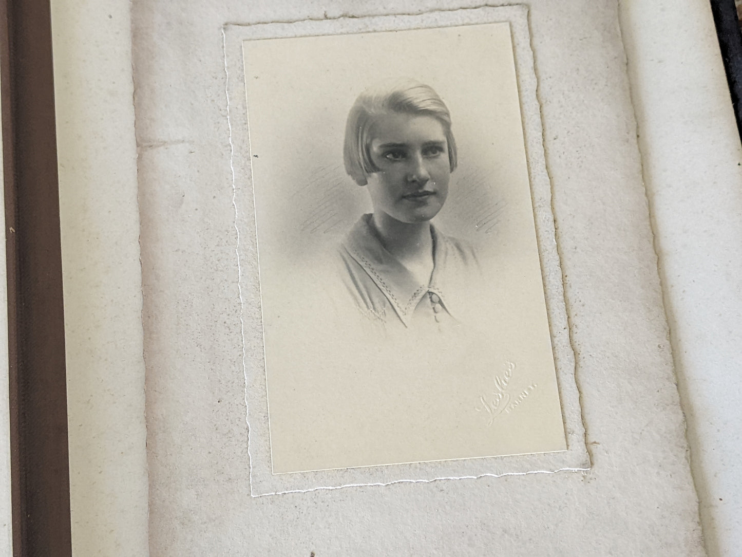 1800s Antique Family Photo Album Victorian Leather Original Photographs !! Amazing Historical Portraits Beautiful Reference Photography !!