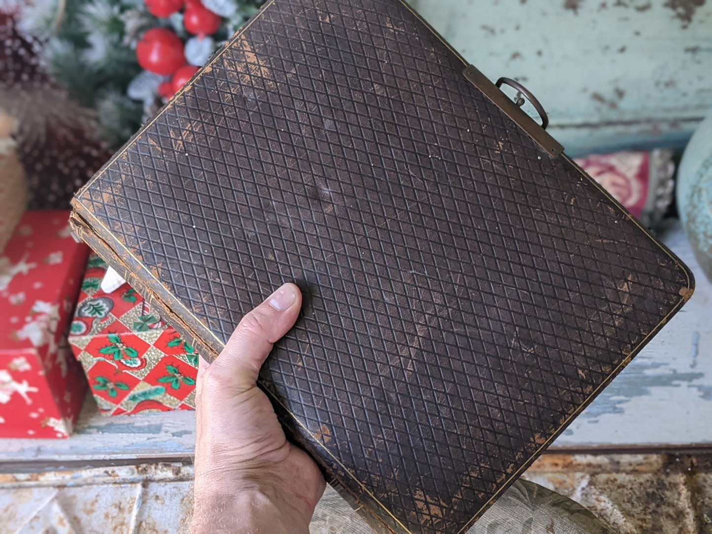 1800s Antique Family Photo Album Victorian Leather Original Photographs !! Amazing Historical Portraits Beautiful Reference Photography !!