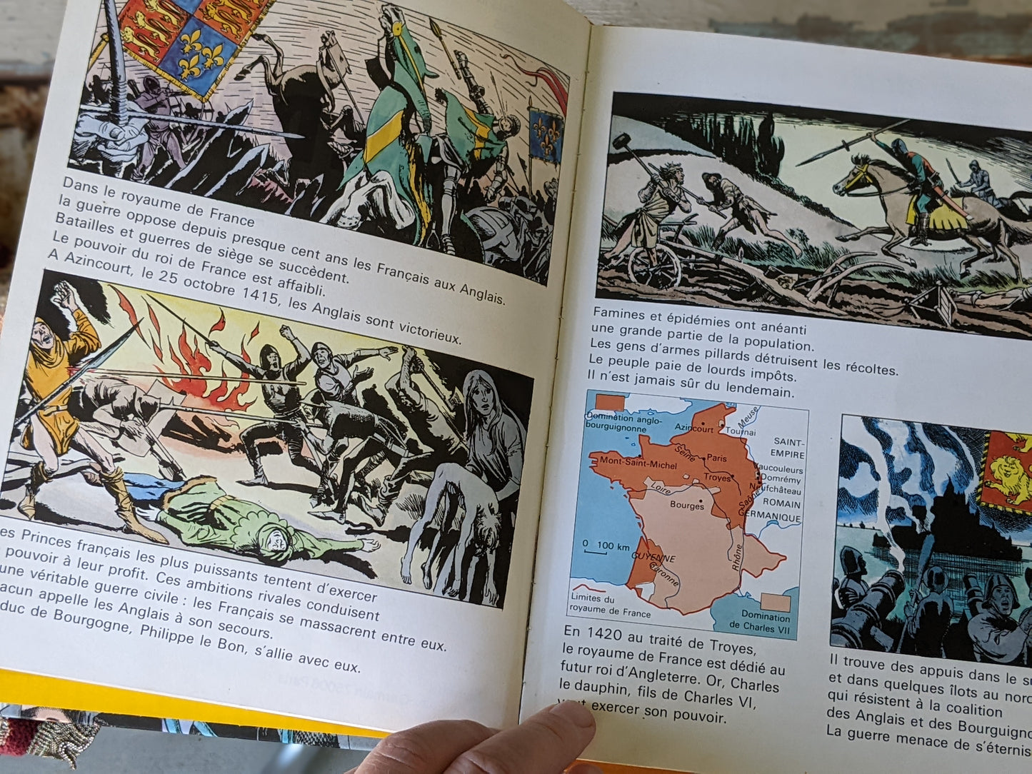 1979 Comic French Graphic Educational Novel Hard Cover Jeanne D'arc Histoire Juniors by Hachette #4