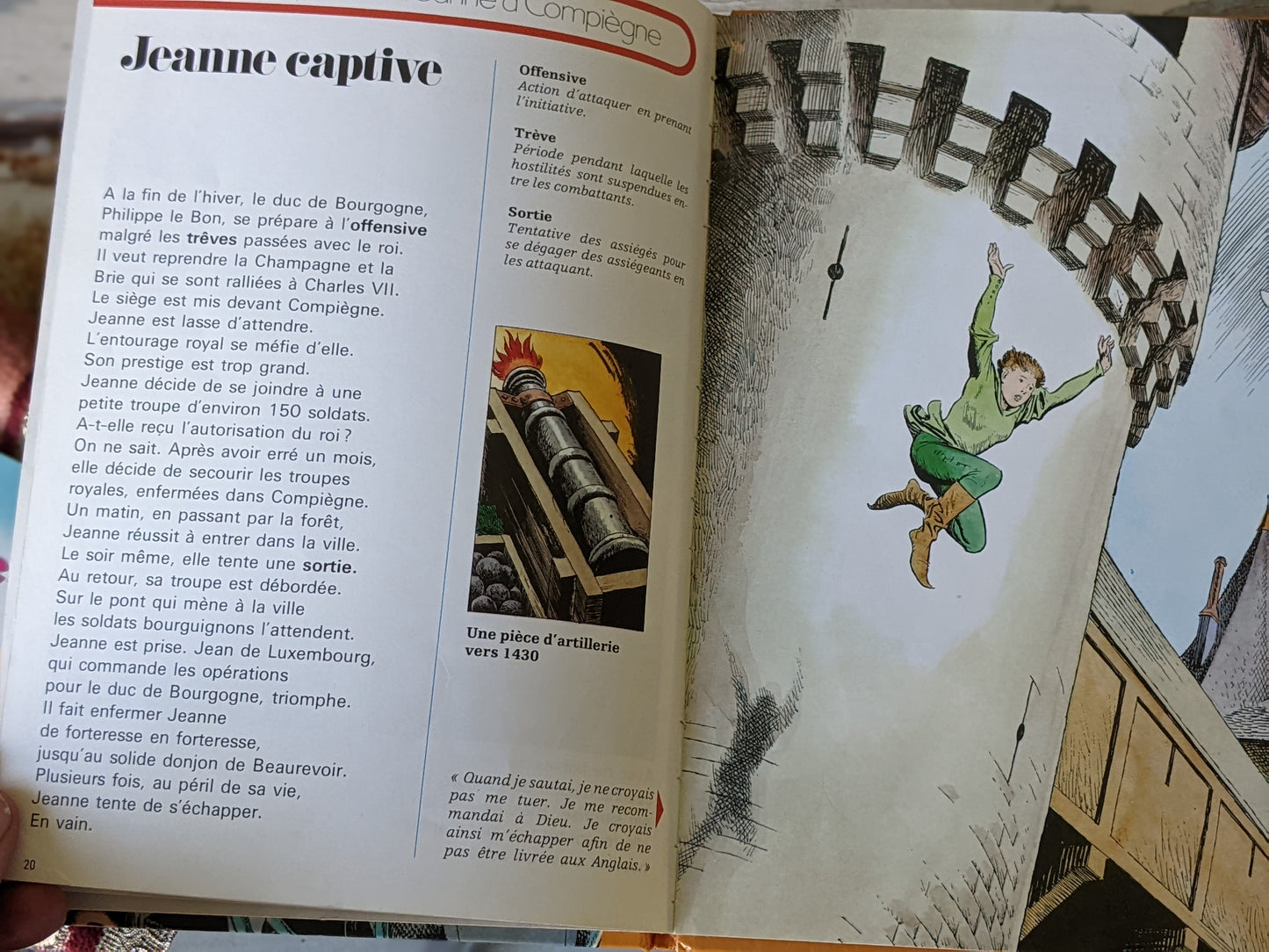 1979 Comic French Graphic Educational Novel Hard Cover Jeanne D'arc Histoire Juniors by Hachette #4