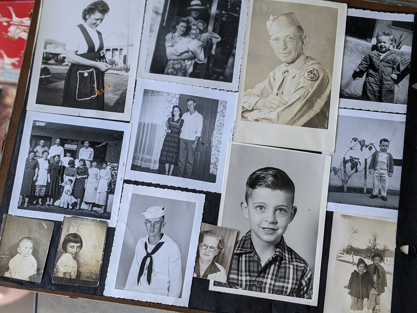 Vintage Photo Album w Over 200+ Photos of Family Leather Cover