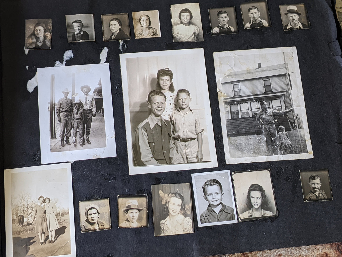 Vintage Photo Album w Over 200+ Photos of Family Leather Cover