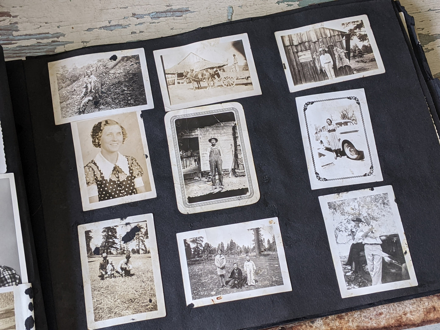 Vintage Photo Album w Over 200+ Photos of Family Leather Cover