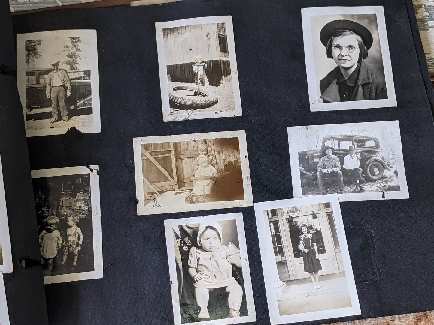 Vintage Photo Album w Over 200+ Photos of Family Leather Cover