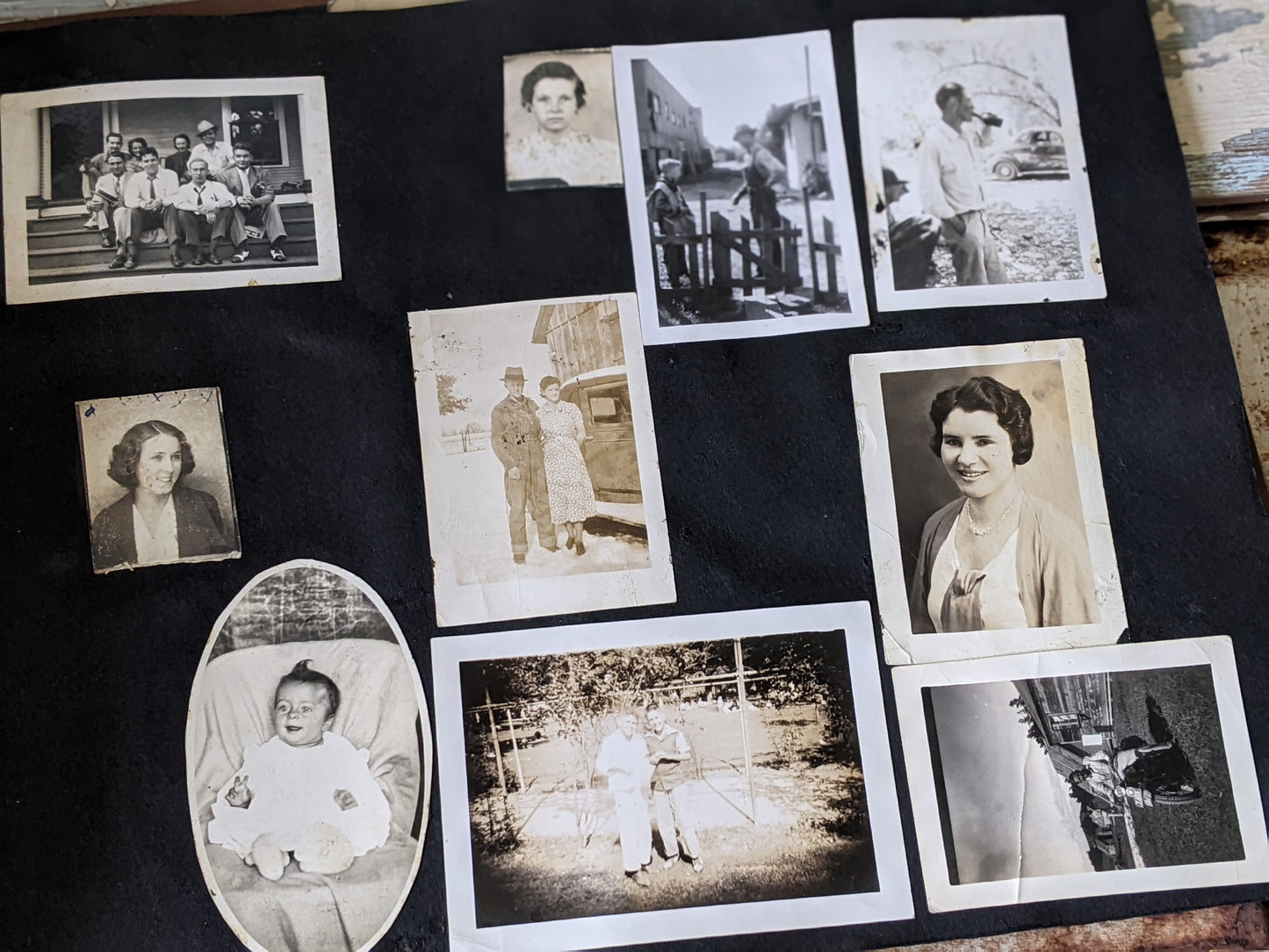 Vintage Photo Album w Over 200+ Photos of Family Leather Cover