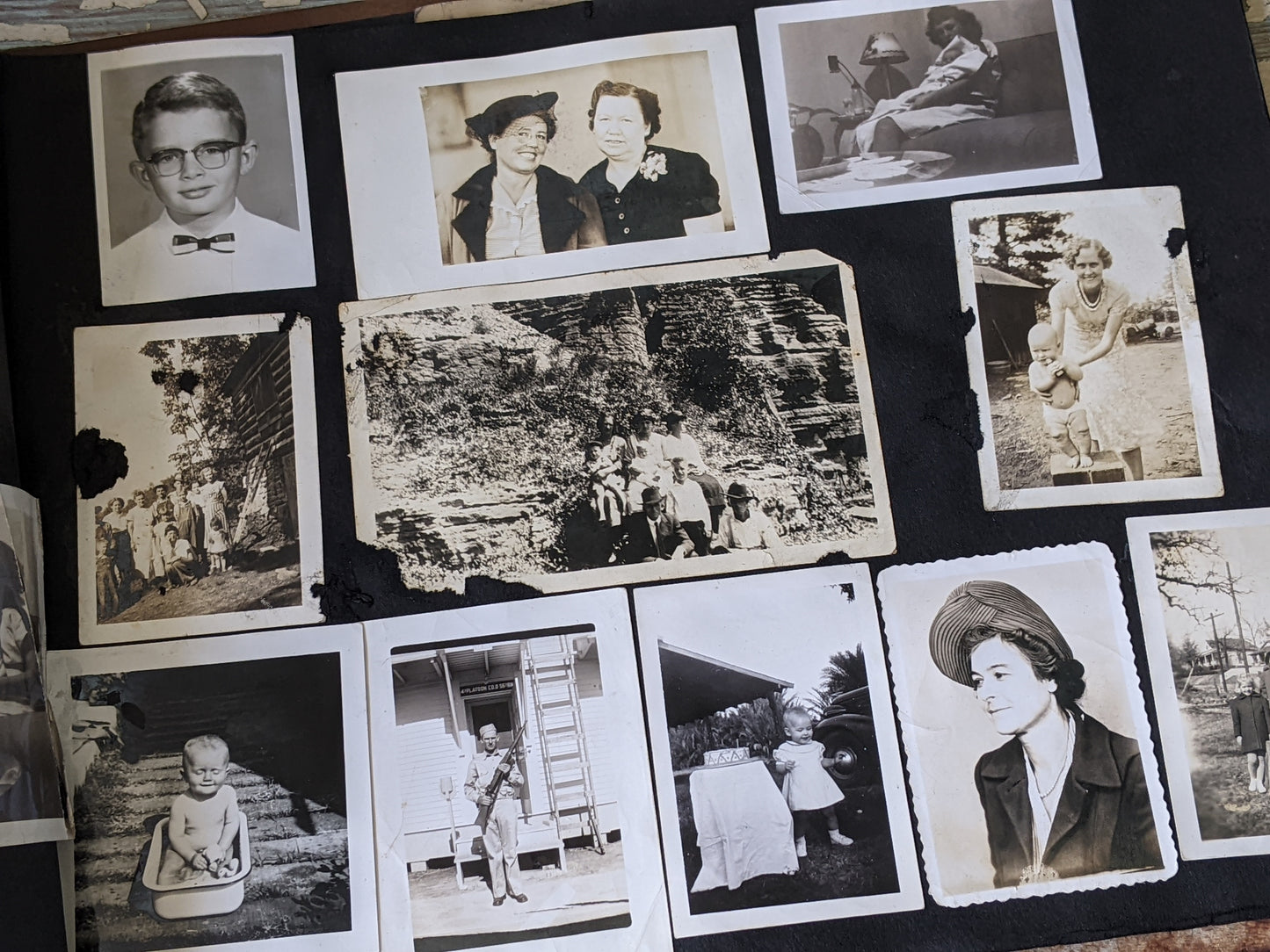 Vintage Photo Album w Over 200+ Photos of Family Leather Cover