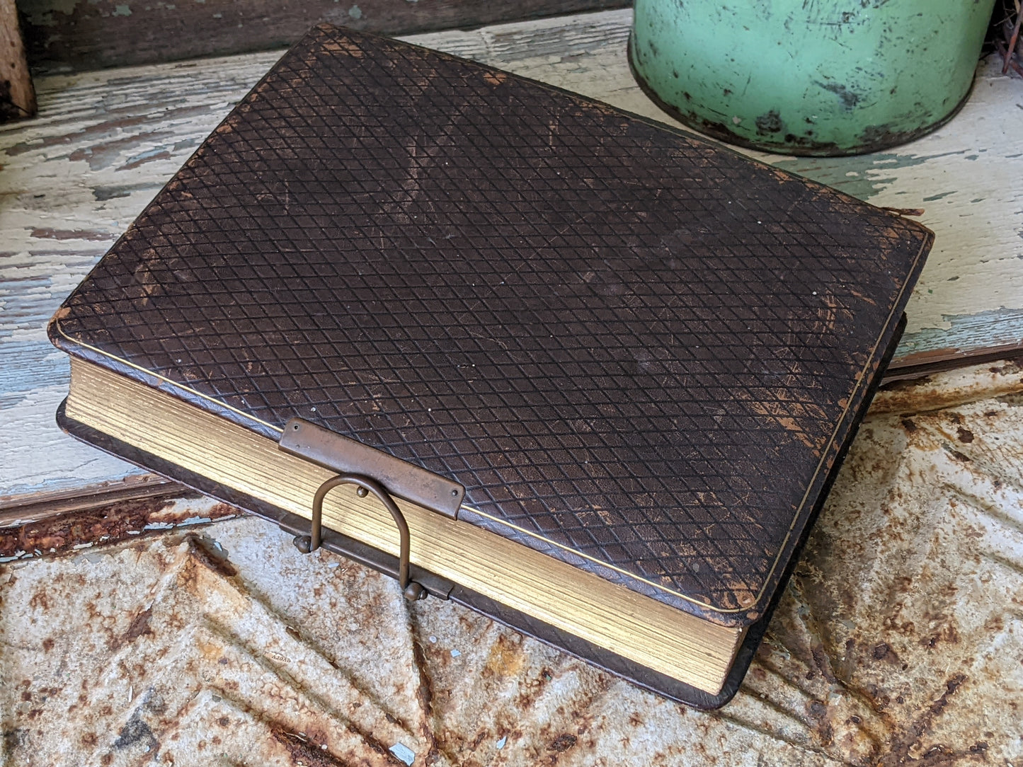1800s Antique Family Photo Album Victorian Leather Original Photographs !! Amazing Historical Portraits Beautiful Reference Photography !!