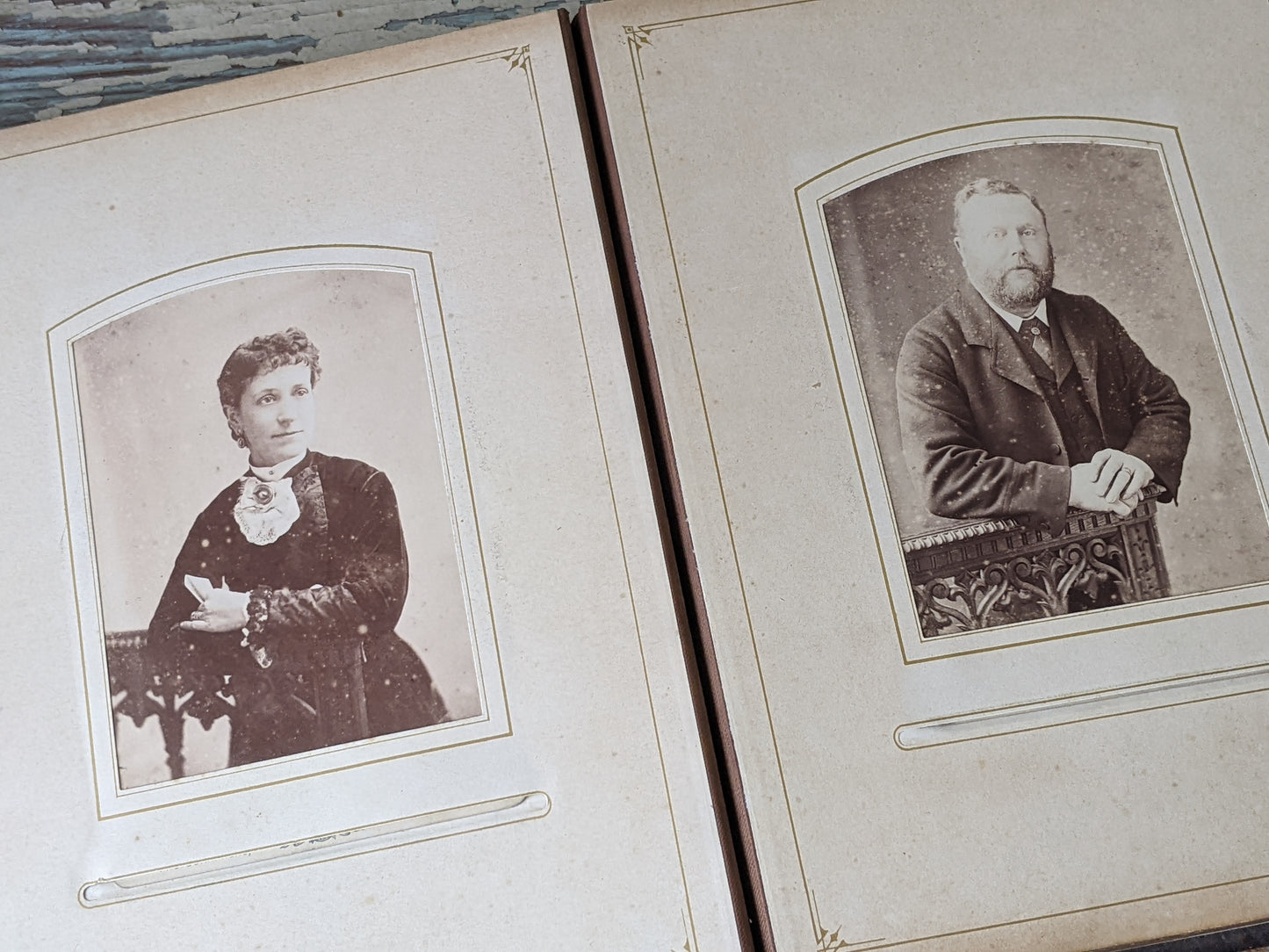 1800s Antique Family Photo Album Victorian Leather Original Photographs !! Amazing Historical Portraits Beautiful Reference Photography !!