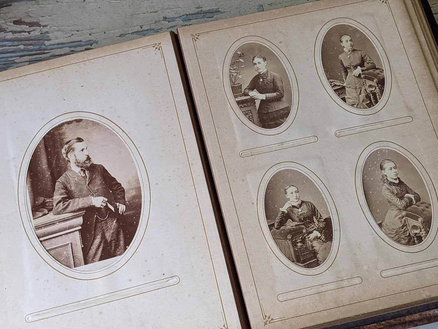 1800s Antique Family Photo Album Victorian Leather Original Photographs !! Amazing Historical Portraits Beautiful Reference Photography !!