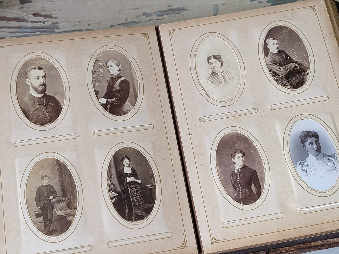 1800s Antique Family Photo Album Victorian Leather Original Photographs !! Amazing Historical Portraits Beautiful Reference Photography !!