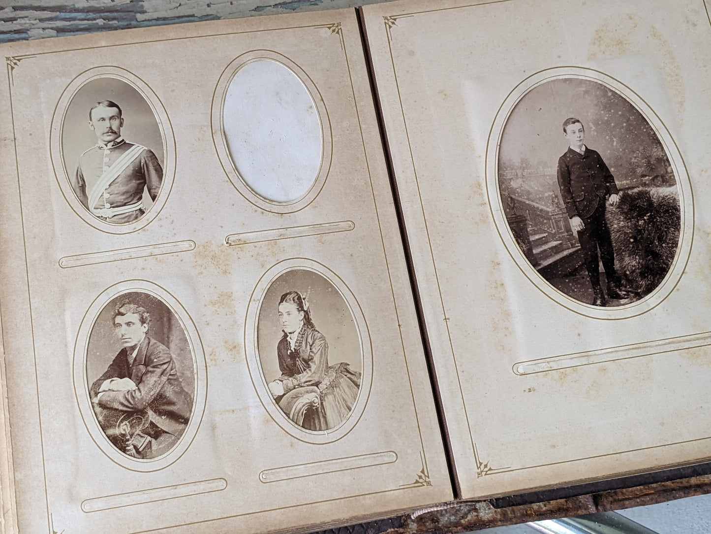 1800s Antique Family Photo Album Victorian Leather Original Photographs !! Amazing Historical Portraits Beautiful Reference Photography !!