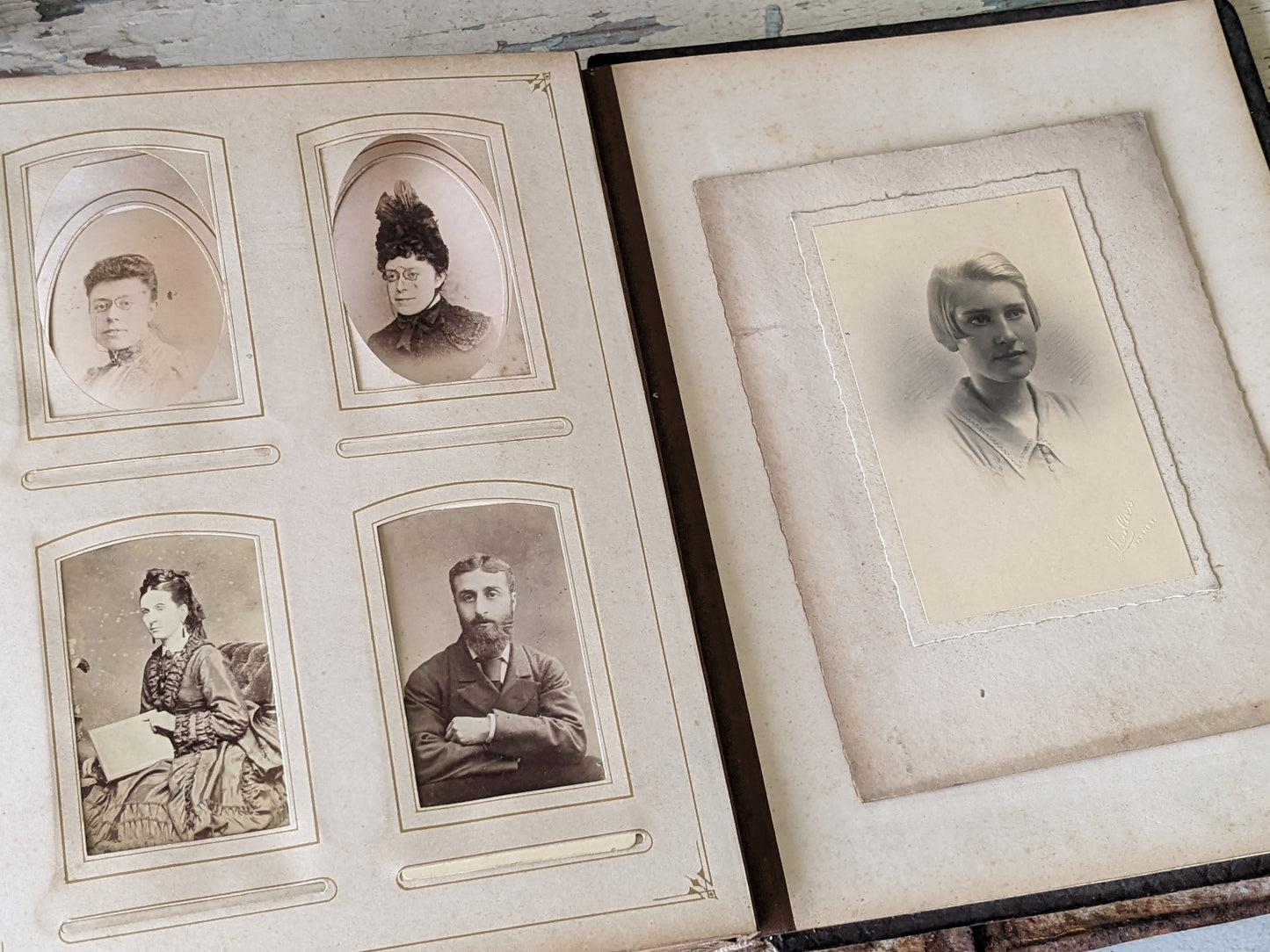 1800s Antique Family Photo Album Victorian Leather Original Photographs !! Amazing Historical Portraits Beautiful Reference Photography !!