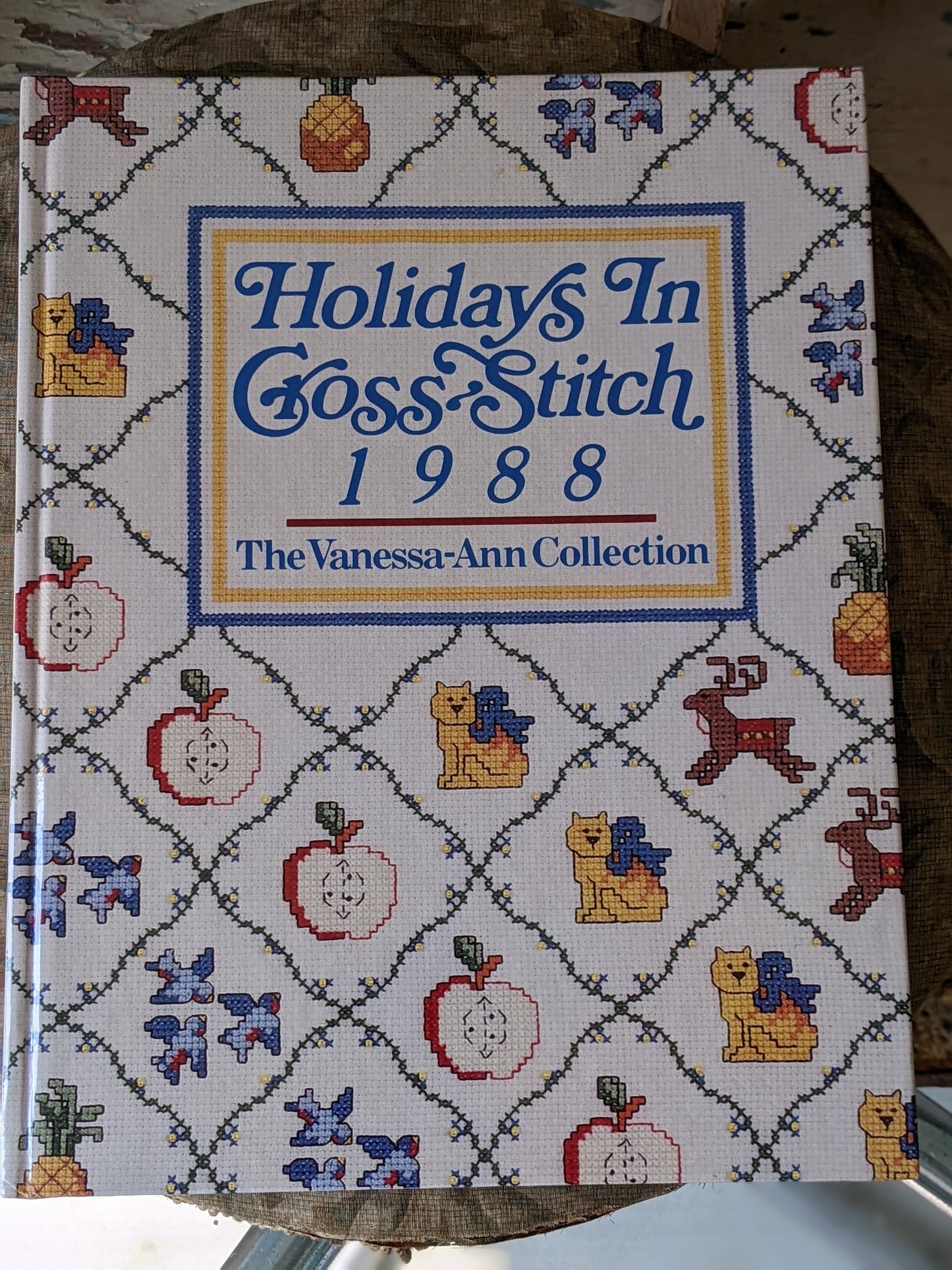 1988 Holidays In Cross Stitch Vanessa-Ann Collection Hardcover 144 Pages **Like New