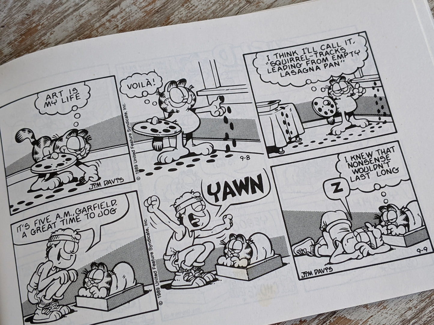 1990 Garfield Hangs Out Comic Book #19 By Jim Davis **Awesome Memories !!