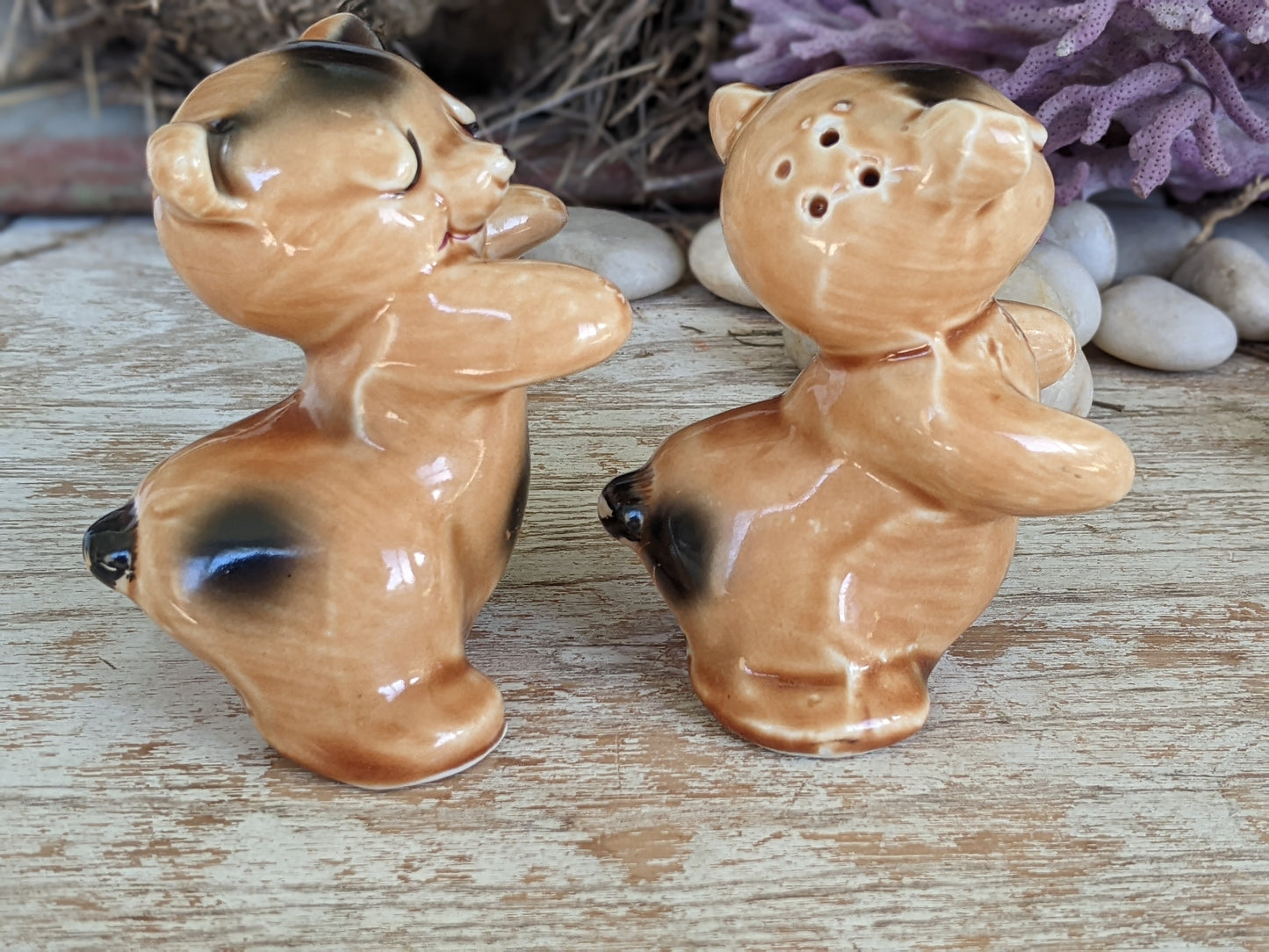 1940s Salt & Pepper Shakers by Ruth Van Tellingen Bengen Hugging Bears !! Adorable Vintage Gifts !!