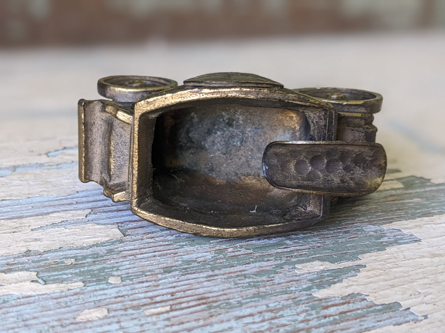 1950s Cast Metal Mt. Vernon Stagecoach Ashtray by K&O Co. Made in USA !! American Vintage Gifts !!