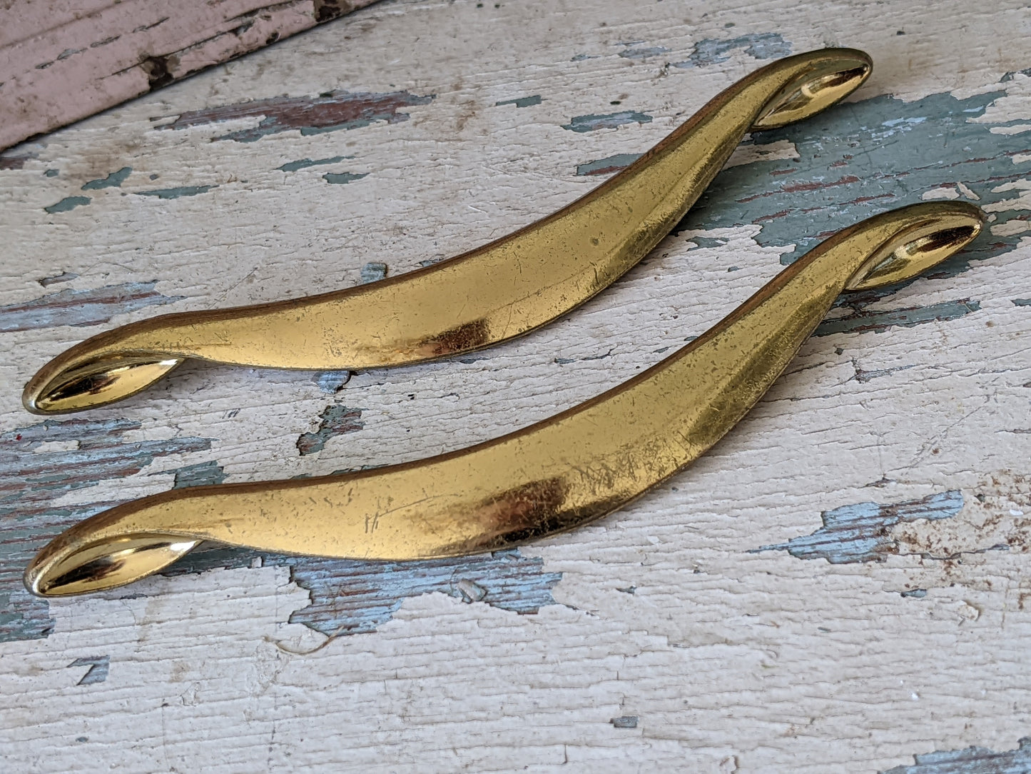 Vintage Rare!! Mid-Century Modern Drawer Pulls Polished Brass Plated Art Nouveau Ribbon Set of 2 !! Vintage Cabinet Hardware !!