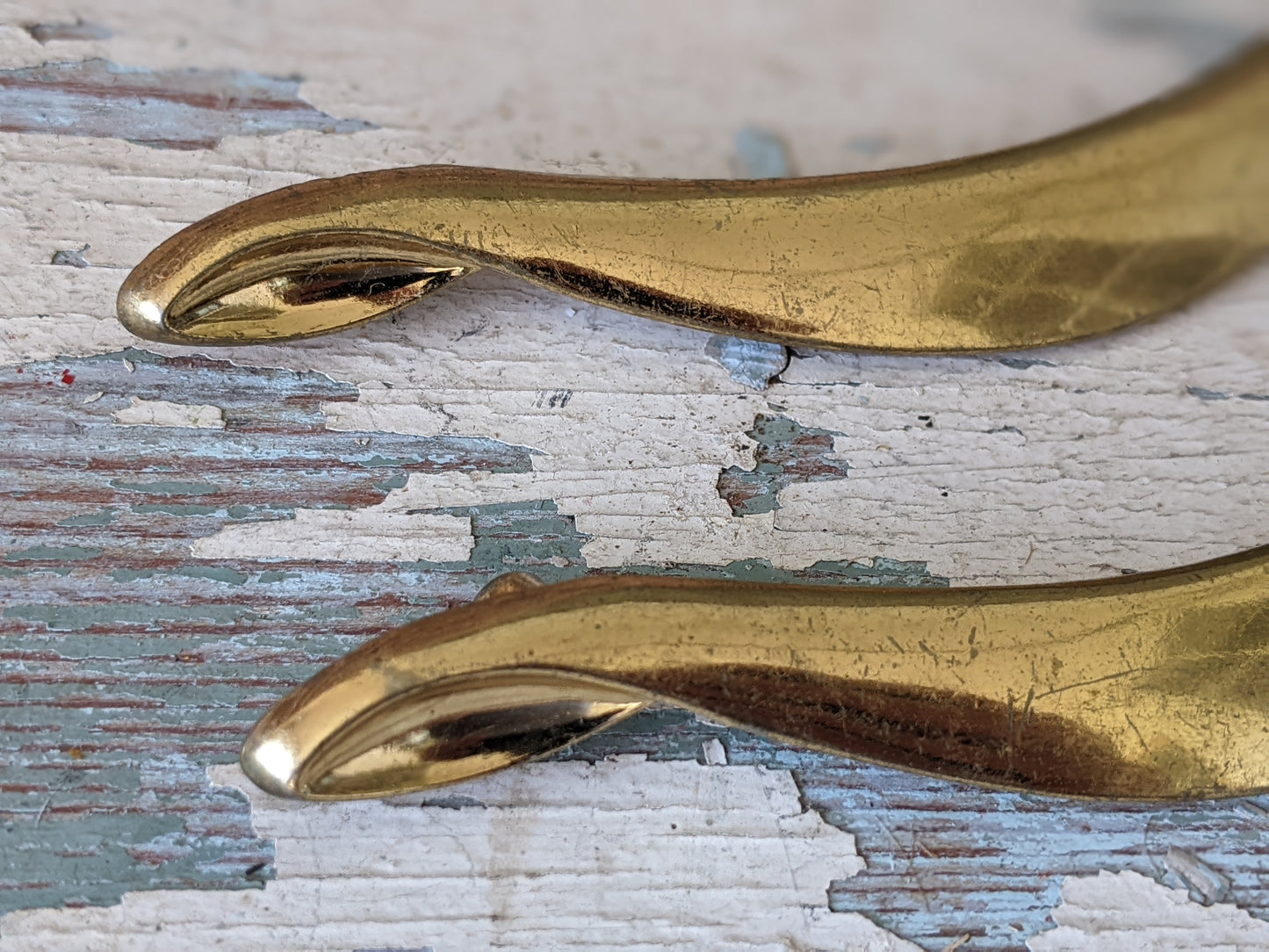 Vintage Rare!! Mid-Century Modern Drawer Pulls Polished Brass Plated Art Nouveau Ribbon Set of 2 !! Vintage Cabinet Hardware !!