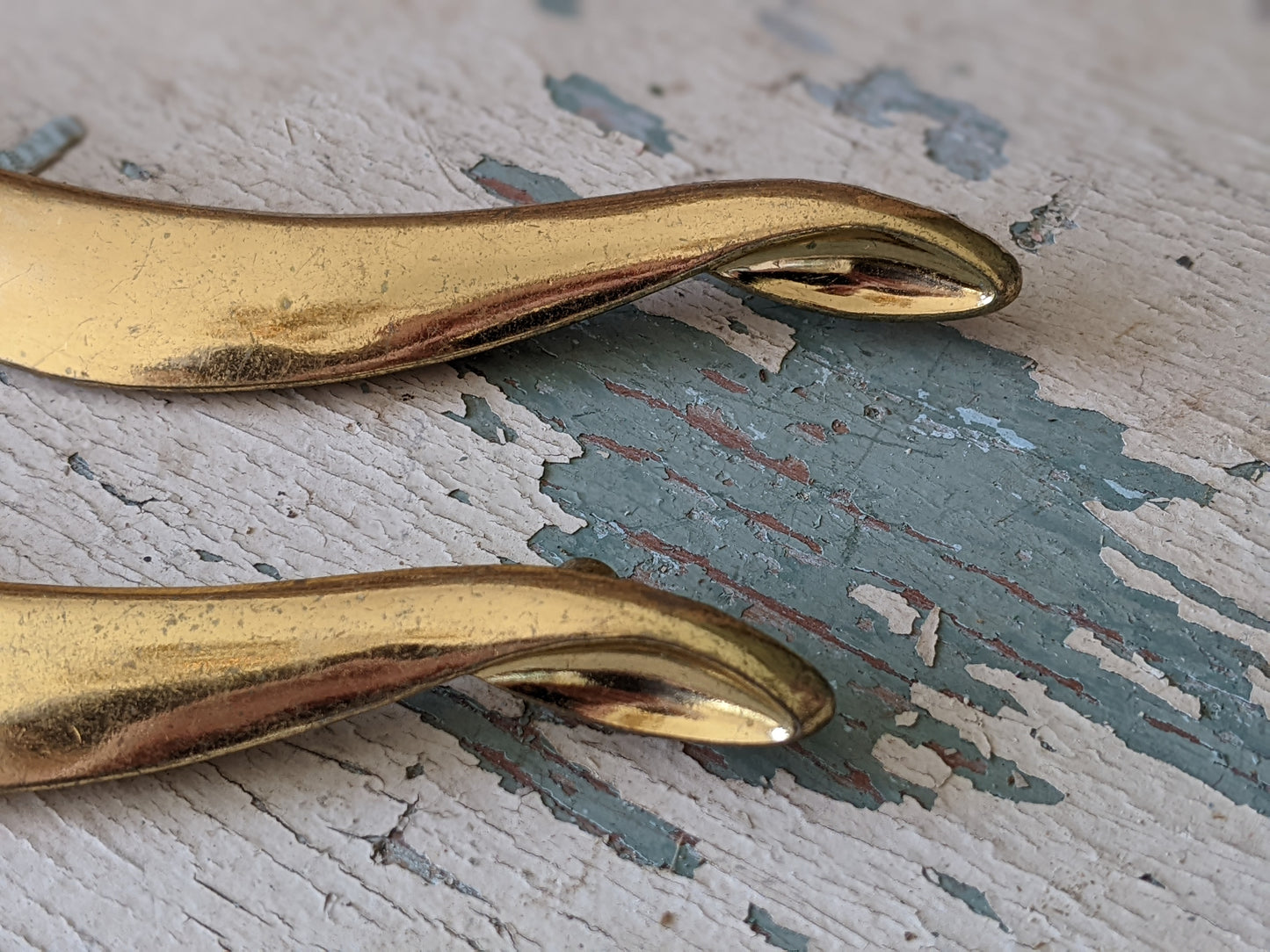 Vintage Rare!! Mid-Century Modern Drawer Pulls Polished Brass Plated Art Nouveau Ribbon Set of 2 !! Vintage Cabinet Hardware !!