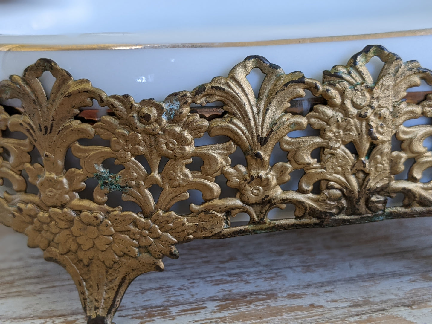 Vintage Soap Dish Holder Retro Porcelain Gold Finish Metal Footed Shell Bathroom Display Tray !! Vintage Decor Personal Spa !!