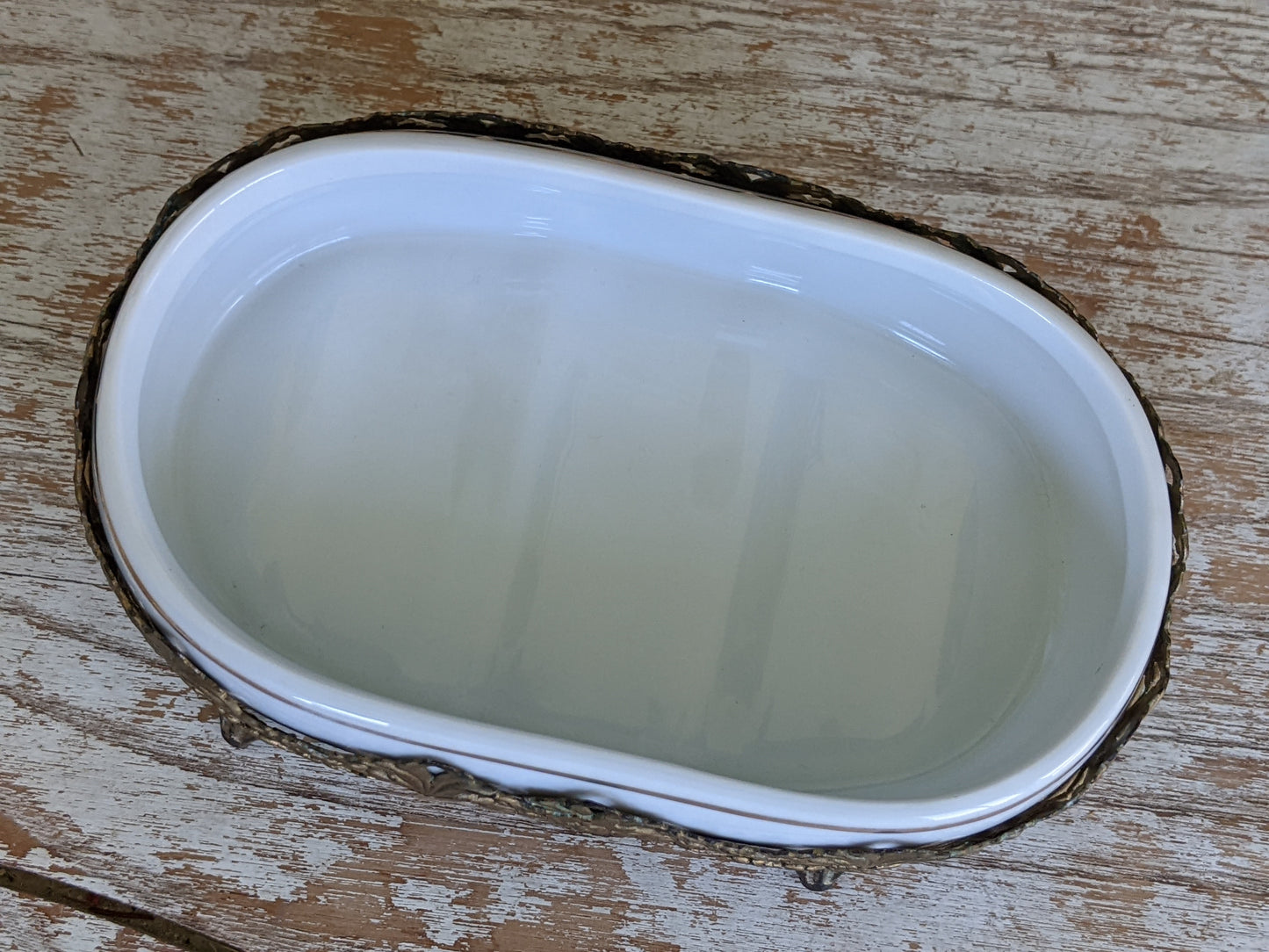 Vintage Soap Dish Holder Retro Porcelain Gold Finish Metal Footed Shell Bathroom Display Tray !! Vintage Decor Personal Spa !!