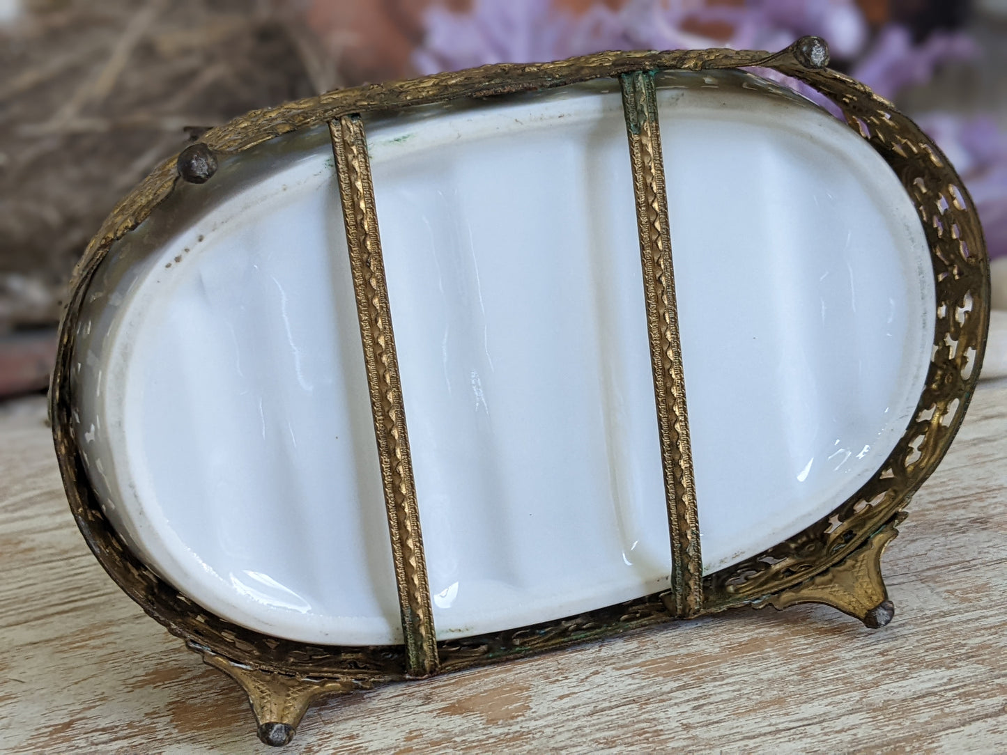 Vintage Soap Dish Holder Retro Porcelain Gold Finish Metal Footed Shell Bathroom Display Tray !! Vintage Decor Personal Spa !!
