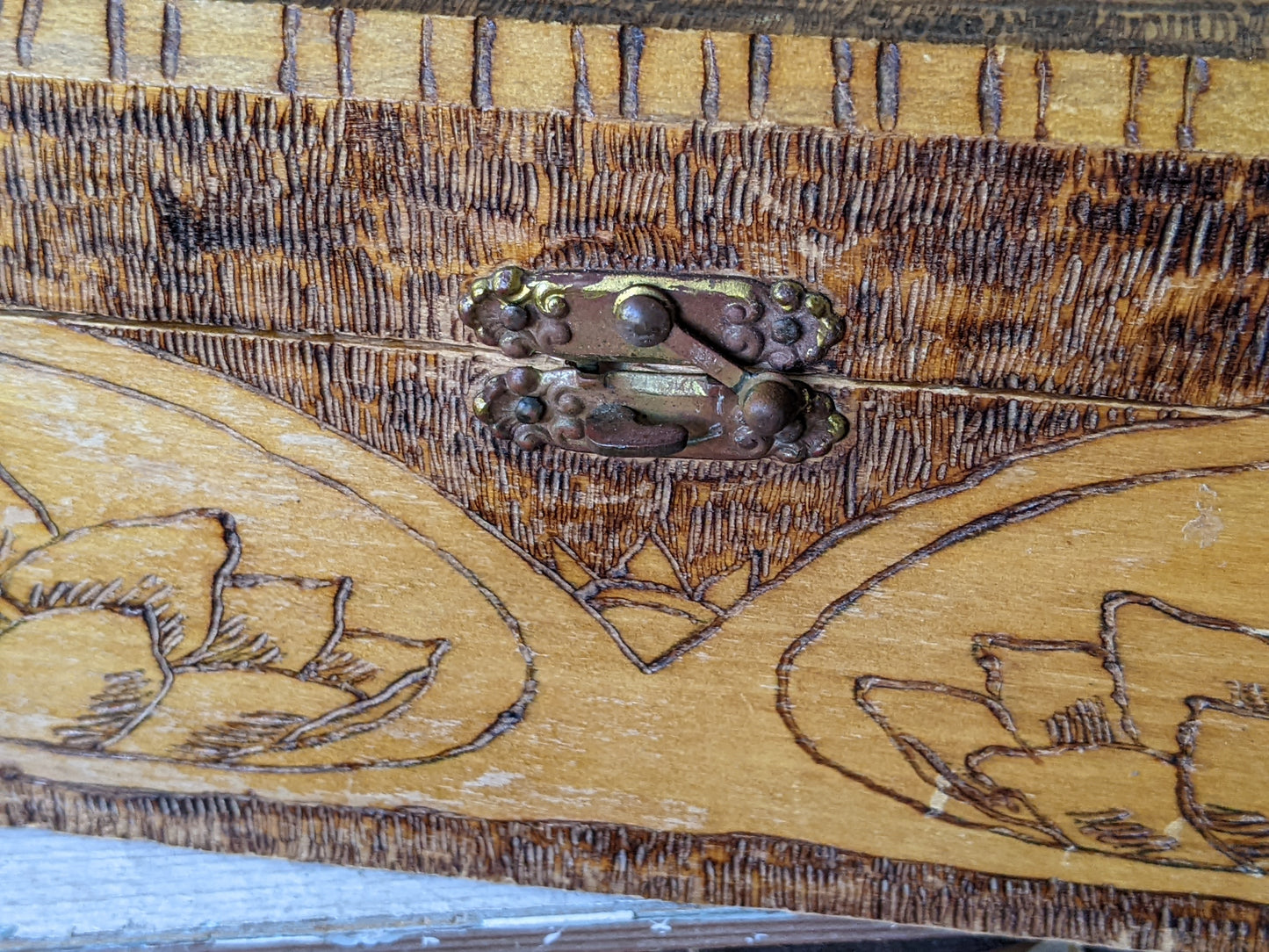1911 Art Nouveau Flemish Art Co. Handmade Hinged Pyrography Wood Box !! Rare & Beautiful Unique Gifts !!