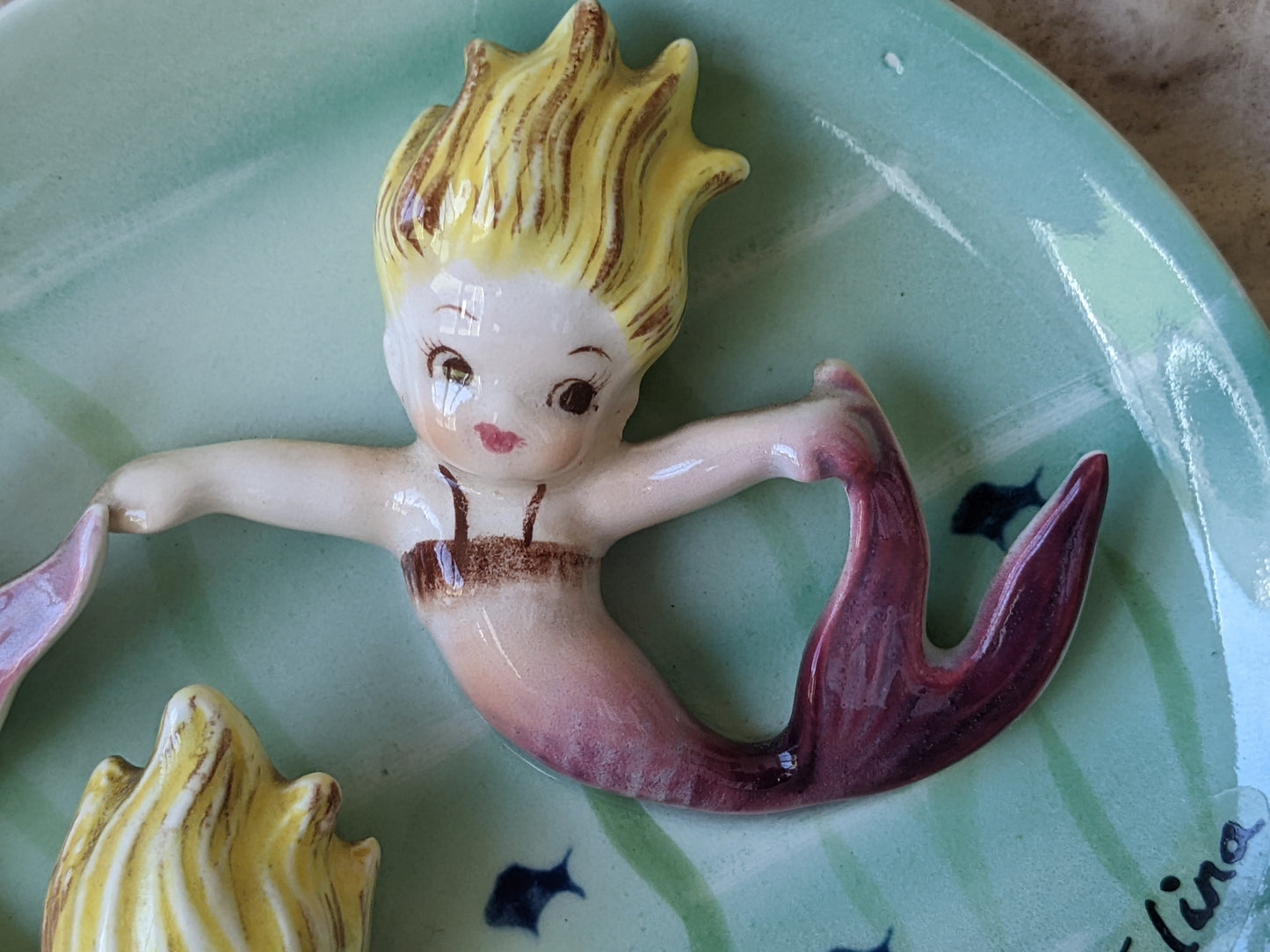 1950s !! Ultra-Rare !! Norcrest Catalina Souvenir Mermaids Kitsch Kitschy Plate Wall Dish Sculpted !! Amazing Vintage Gifts !!