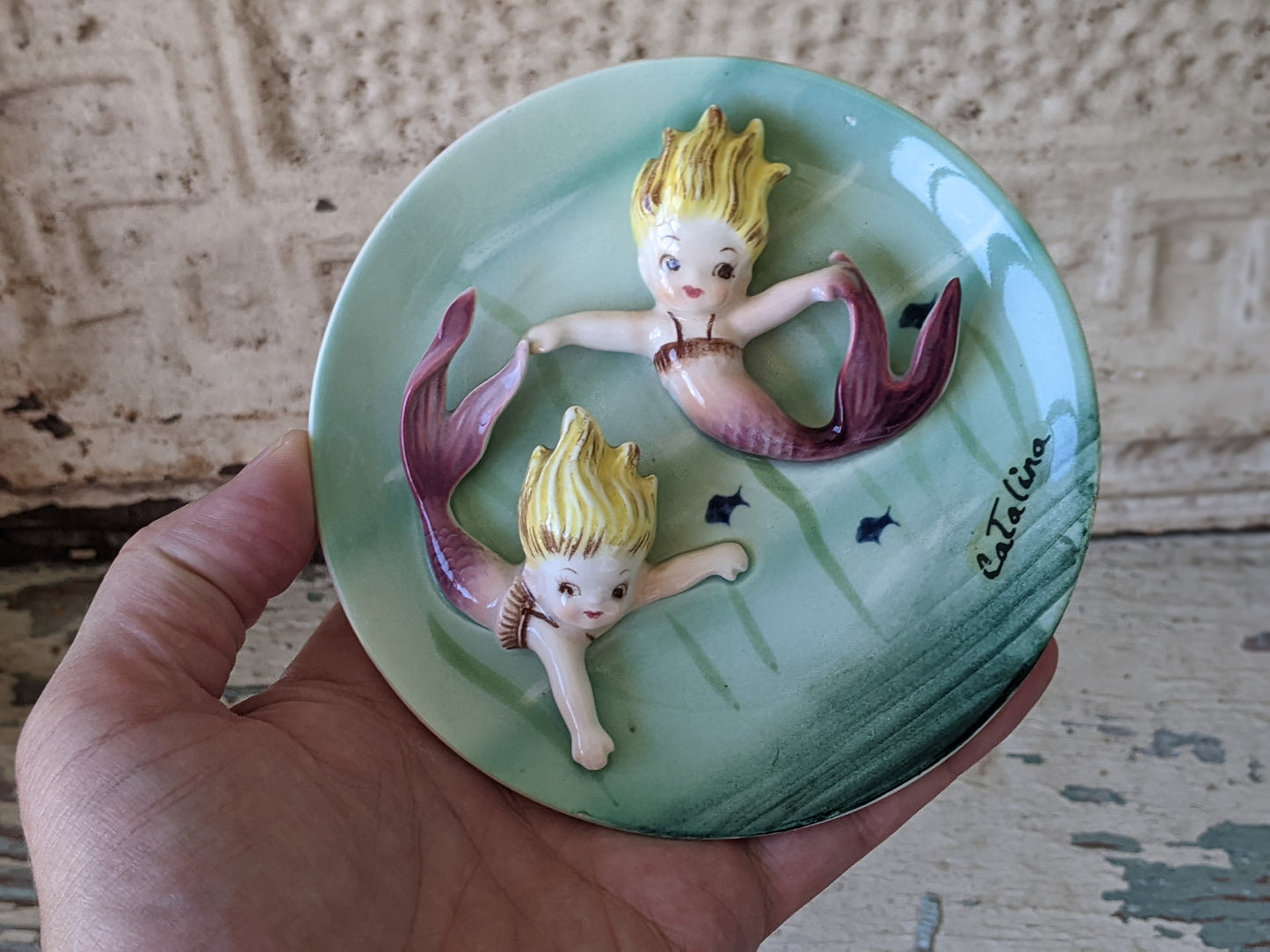 1950s !! Ultra-Rare !! Norcrest Catalina Souvenir Mermaids Kitsch Kitschy Plate Wall Dish Sculpted !! Amazing Vintage Gifts !!