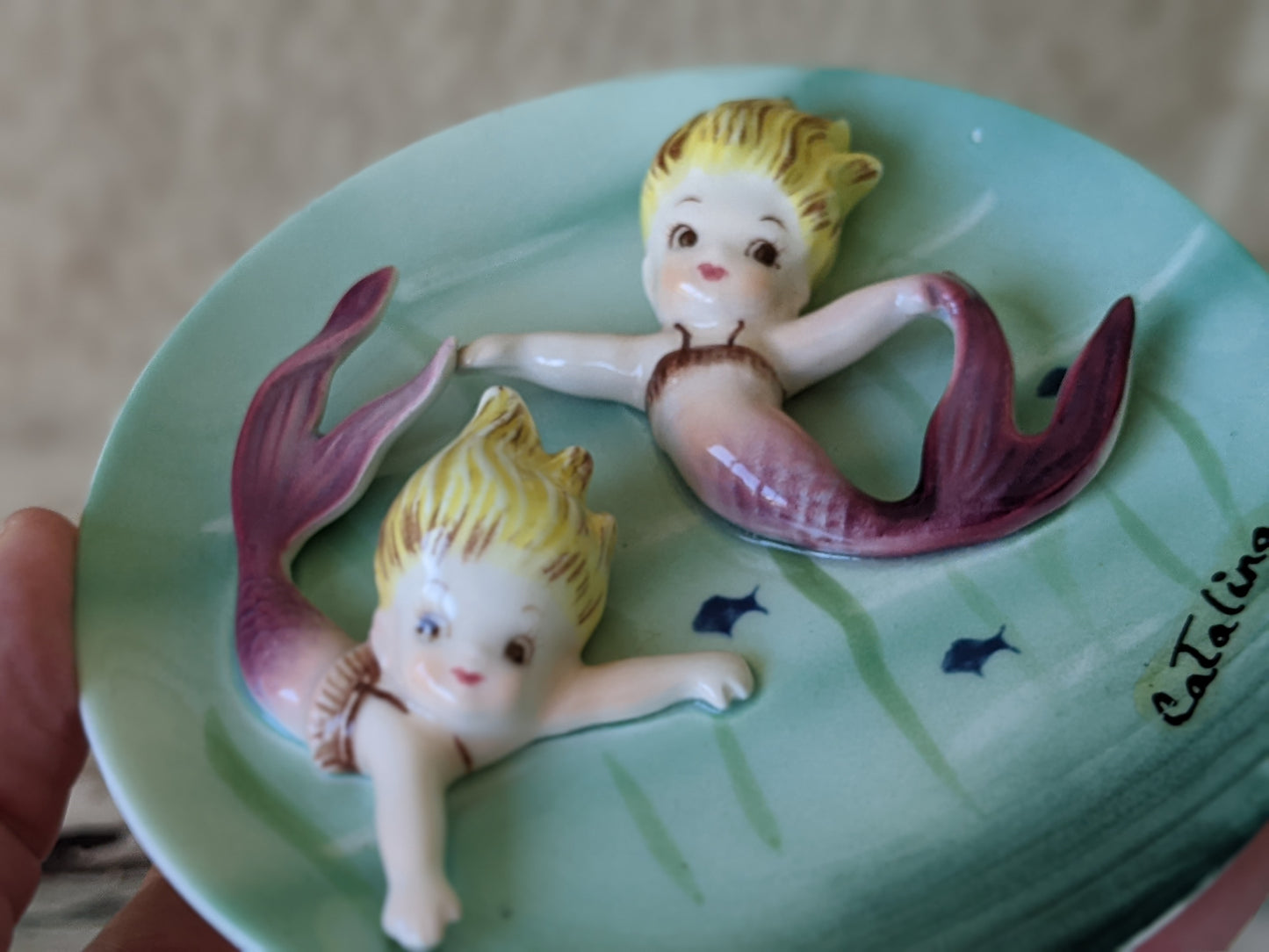 1950s !! Ultra-Rare !! Norcrest Catalina Souvenir Mermaids Kitsch Kitschy Plate Wall Dish Sculpted !! Amazing Vintage Gifts !!