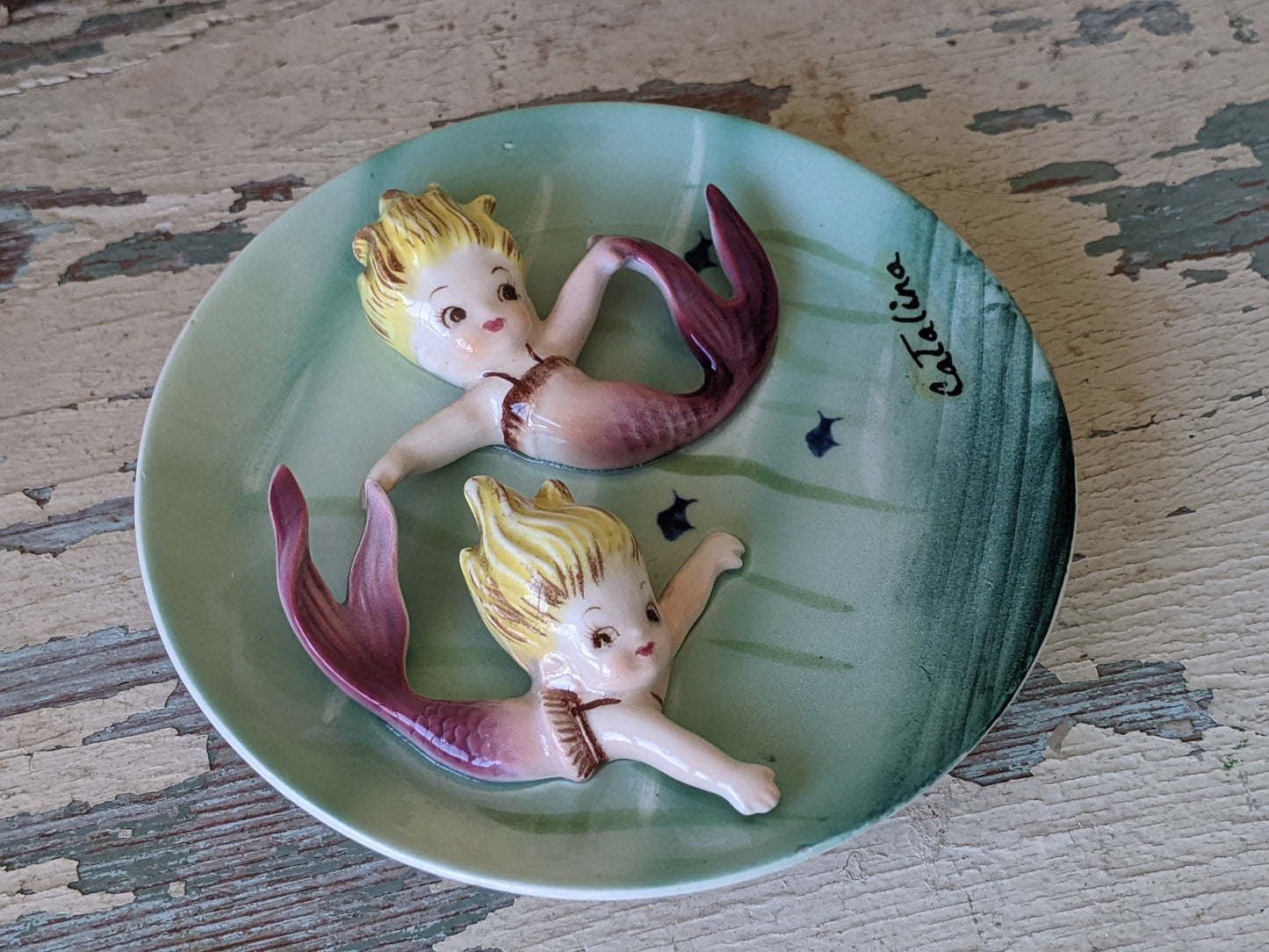 1950s !! Ultra-Rare !! Norcrest Catalina Souvenir Mermaids Kitsch Kitschy Plate Wall Dish Sculpted !! Amazing Vintage Gifts !!
