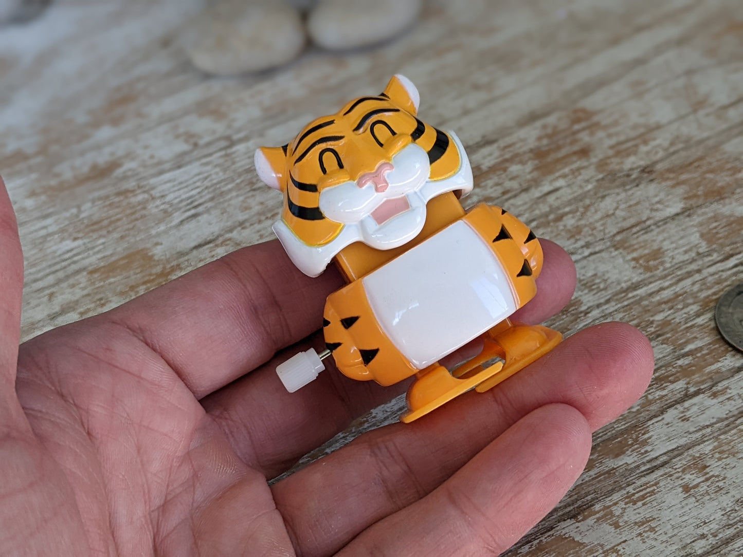 1980s Tiger Wind-Up Toy Wobbling Head & Walking Working !! Amazing Vintage Gifts !! Retro Gift Ideas !!
