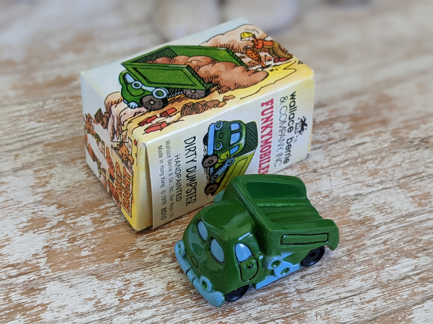 1976 Funkymobiles Dirty Dumpster by Wallace Berrie NIP NOS !! Amazing Retro Memories !! Rare Vintage Gifts !!